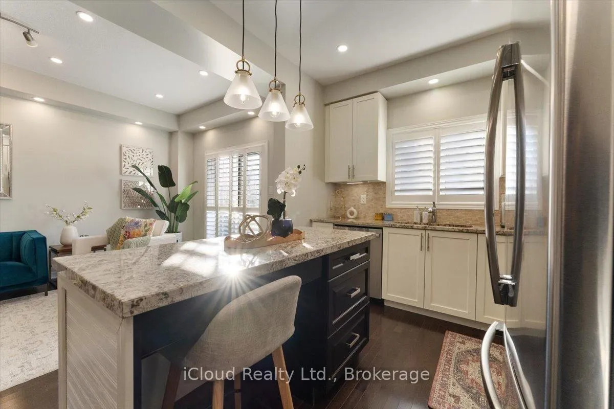 Photo 7 of 115 Echovalley Drive, Hamilton, Stoney Creek Mountain — HOMEH