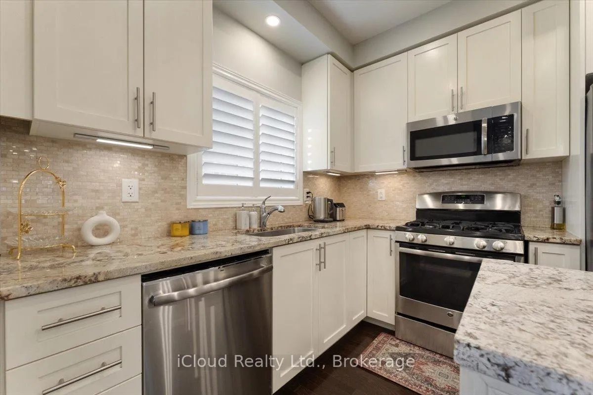 Photo 8 of 115 Echovalley Drive, Hamilton, Stoney Creek Mountain — HOMEH