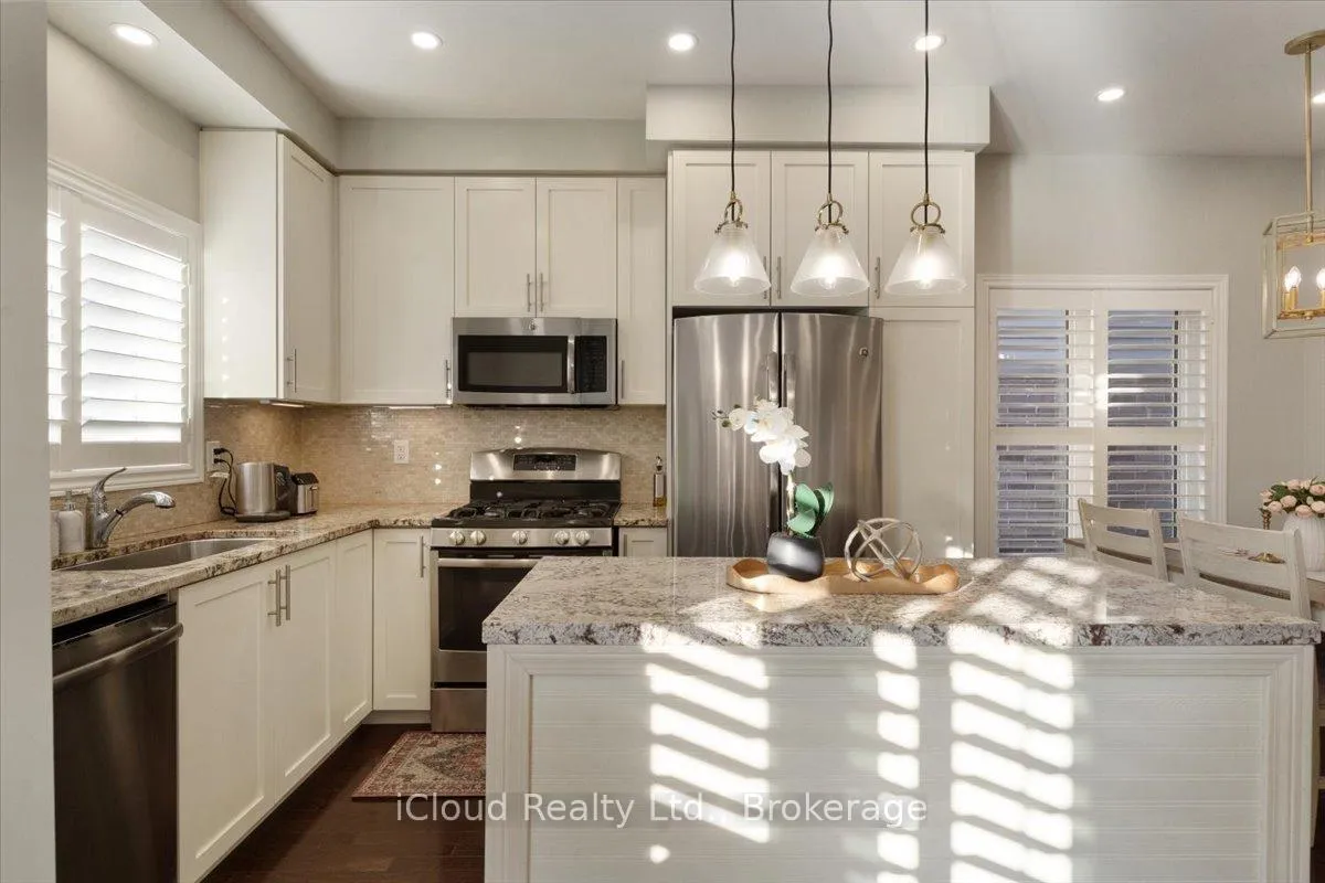 Photo 9 of 115 Echovalley Drive, Hamilton, Stoney Creek Mountain — HOMEH