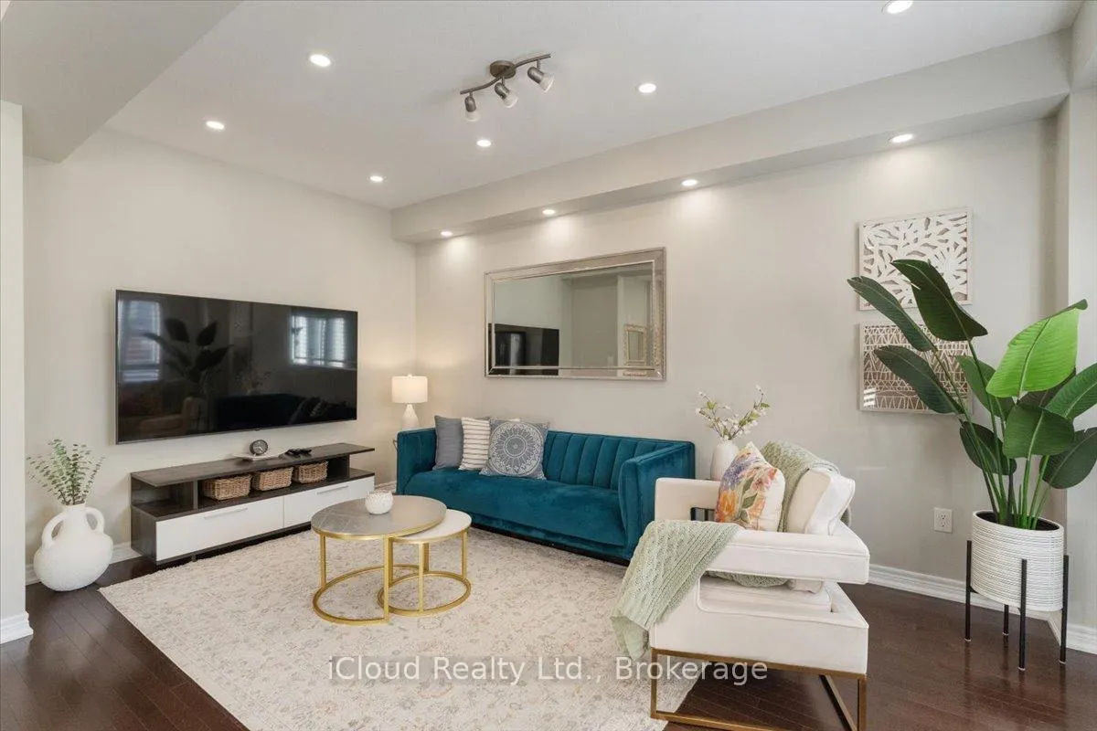 Photo 10 of 115 Echovalley Drive, Hamilton, Stoney Creek Mountain — HOMEH