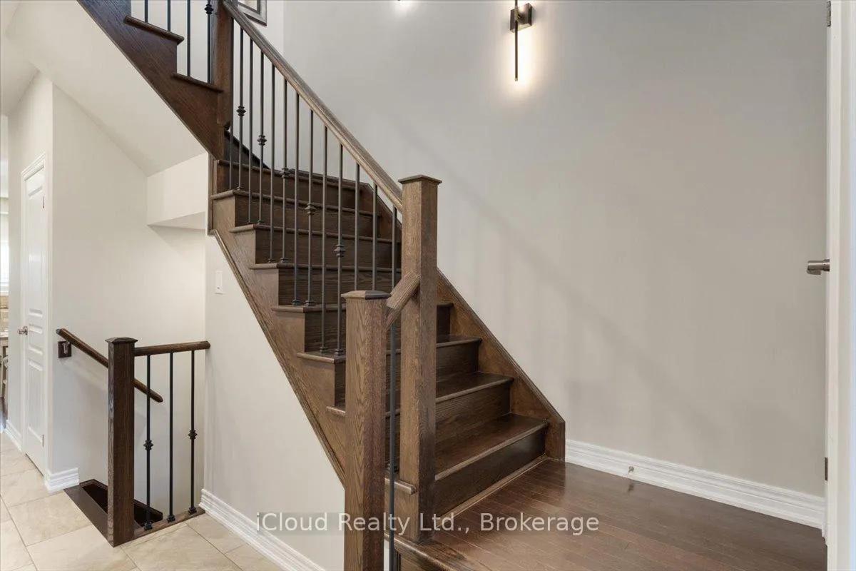 Photo 18 of 115 Echovalley Drive, Hamilton, Stoney Creek Mountain — HOMEH
