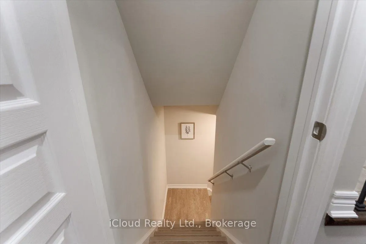 Photo 26 of 115 Echovalley Drive, Hamilton, Stoney Creek Mountain — HOMEH