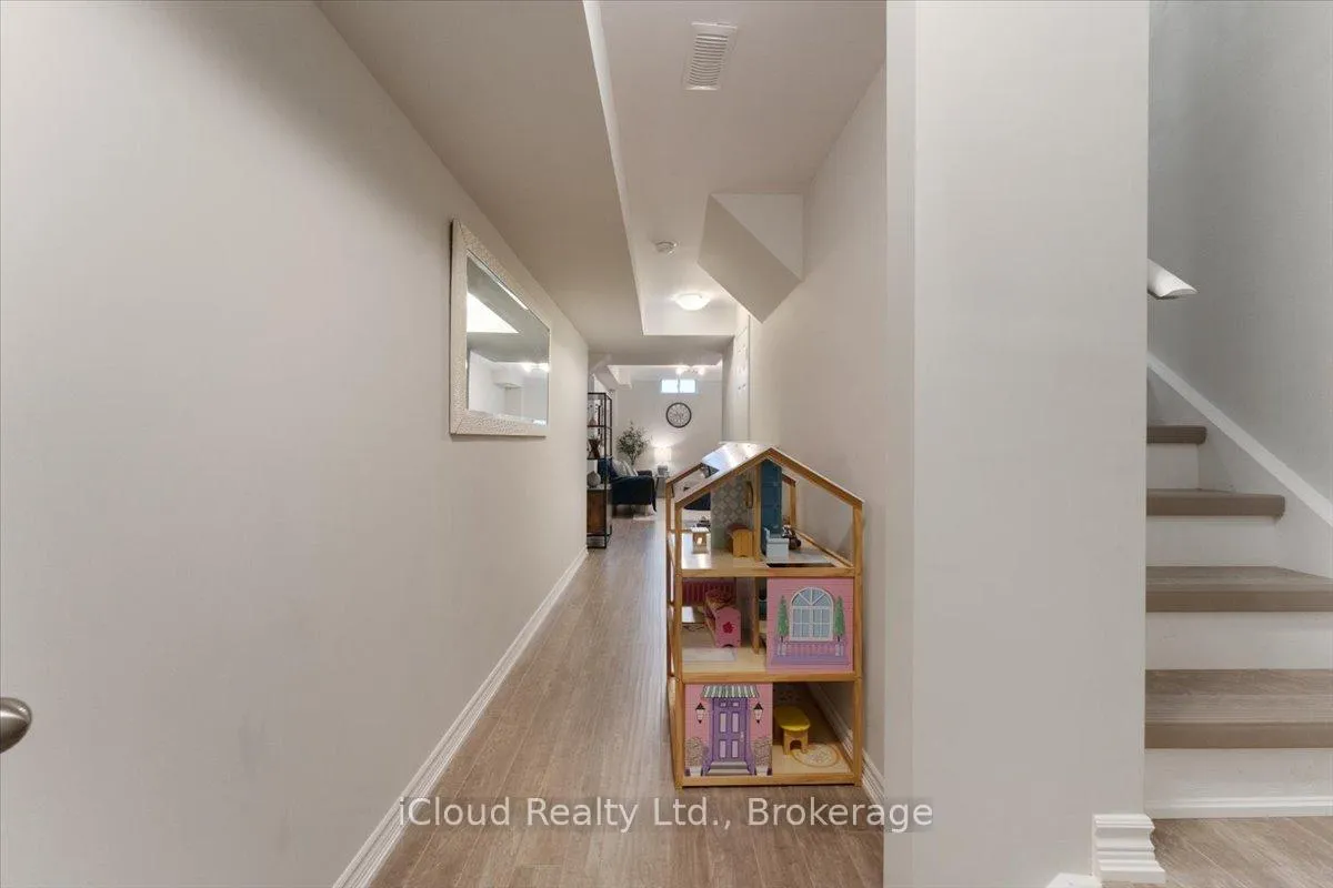 Photo 27 of 115 Echovalley Drive, Hamilton, Stoney Creek Mountain — HOMEH