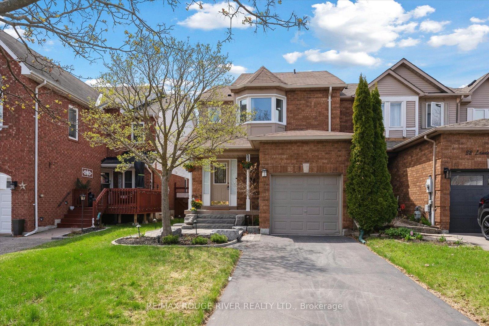 Photo 2 of 30 Landerville Lane, Clarington, Bowmanville — HOMEH