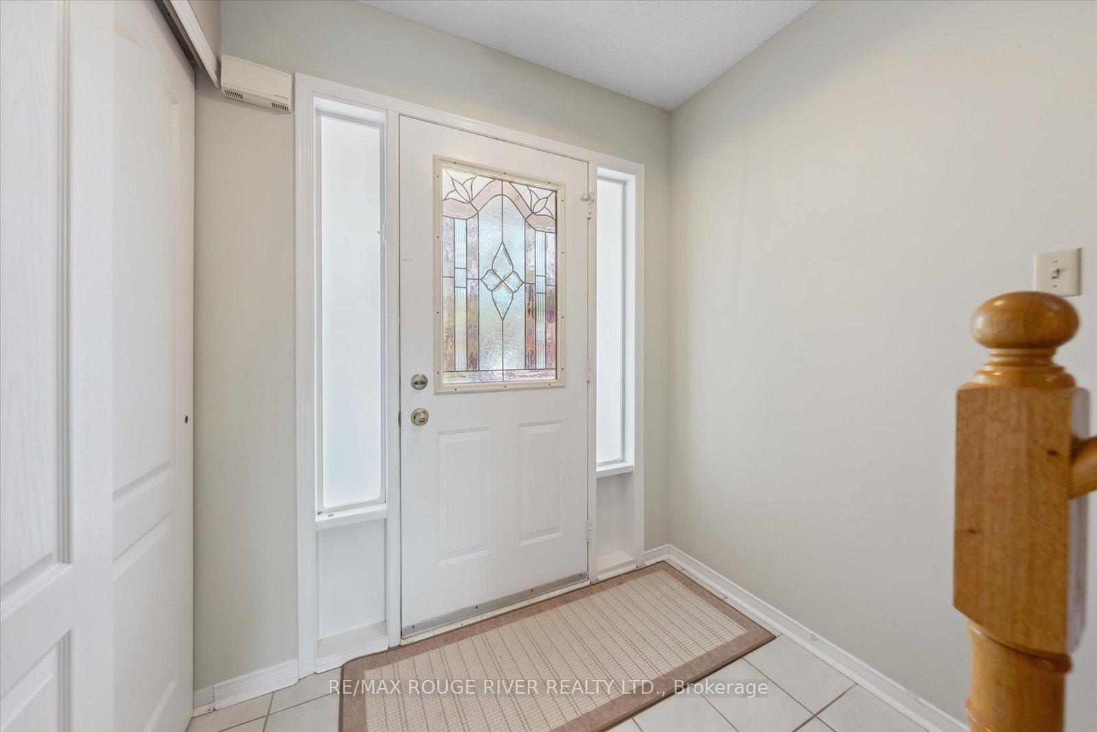 Photo 4 of 30 Landerville Lane, Clarington, Bowmanville — HOMEH