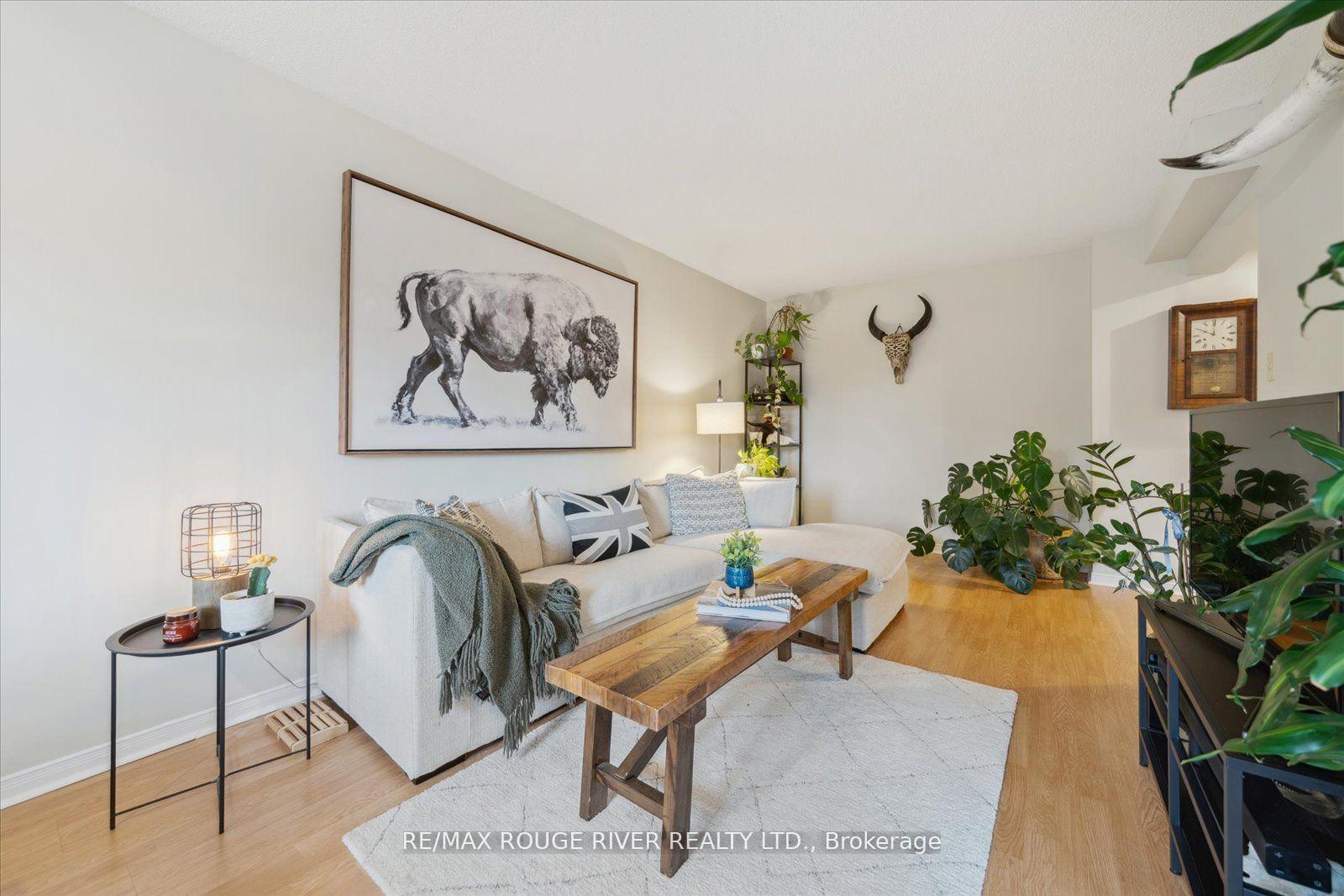 Photo 5 of 30 Landerville Lane, Clarington, Bowmanville — HOMEH