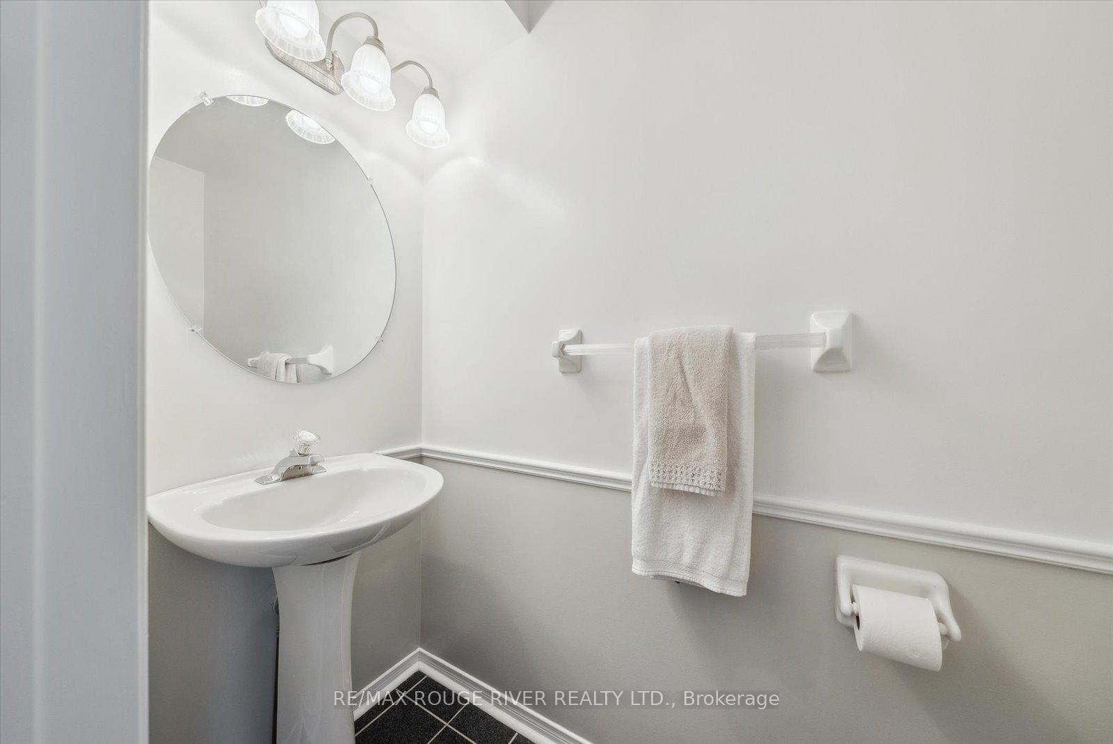 Photo 12 of 30 Landerville Lane, Clarington, Bowmanville — HOMEH