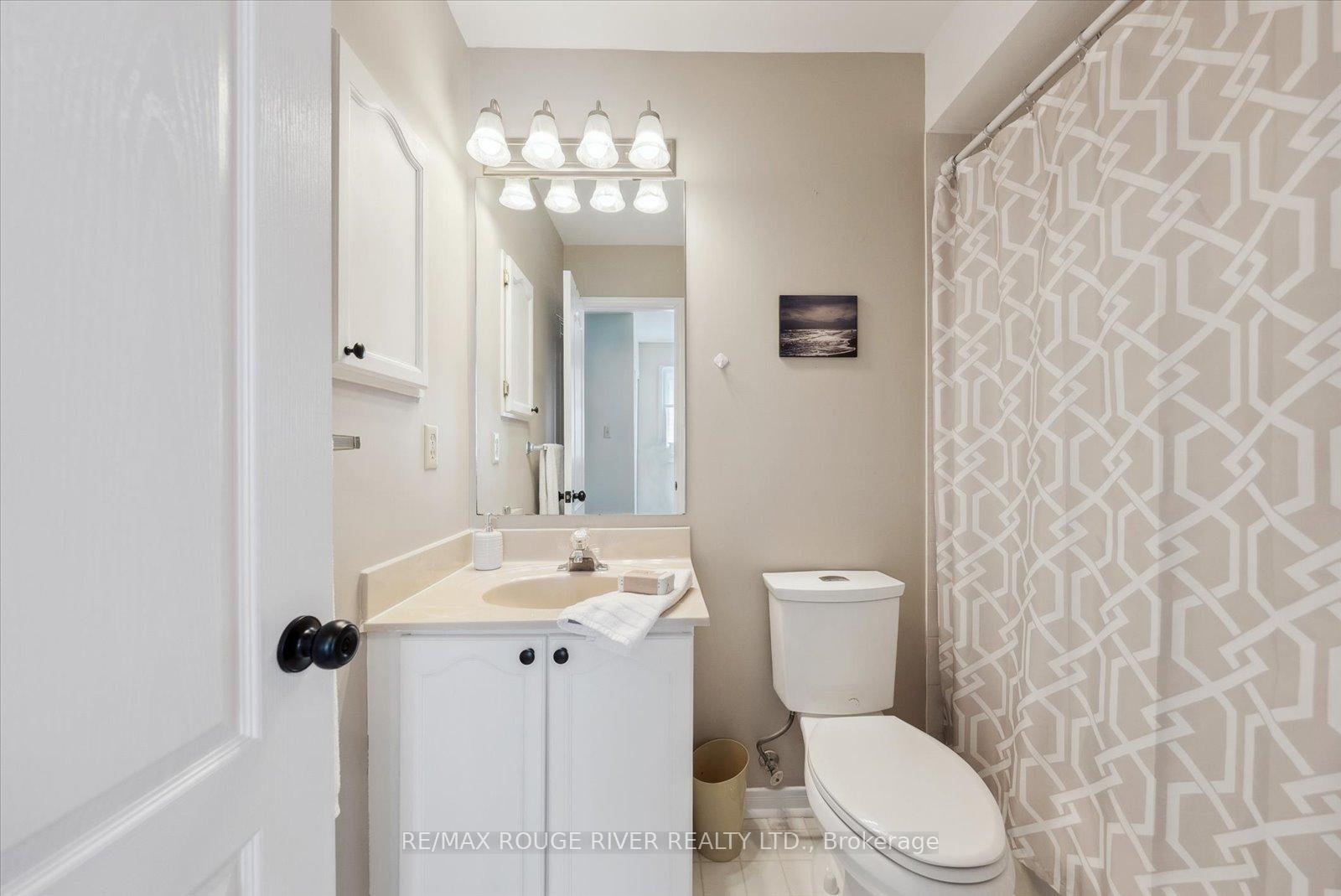 Photo 17 of 30 Landerville Lane, Clarington, Bowmanville — HOMEH