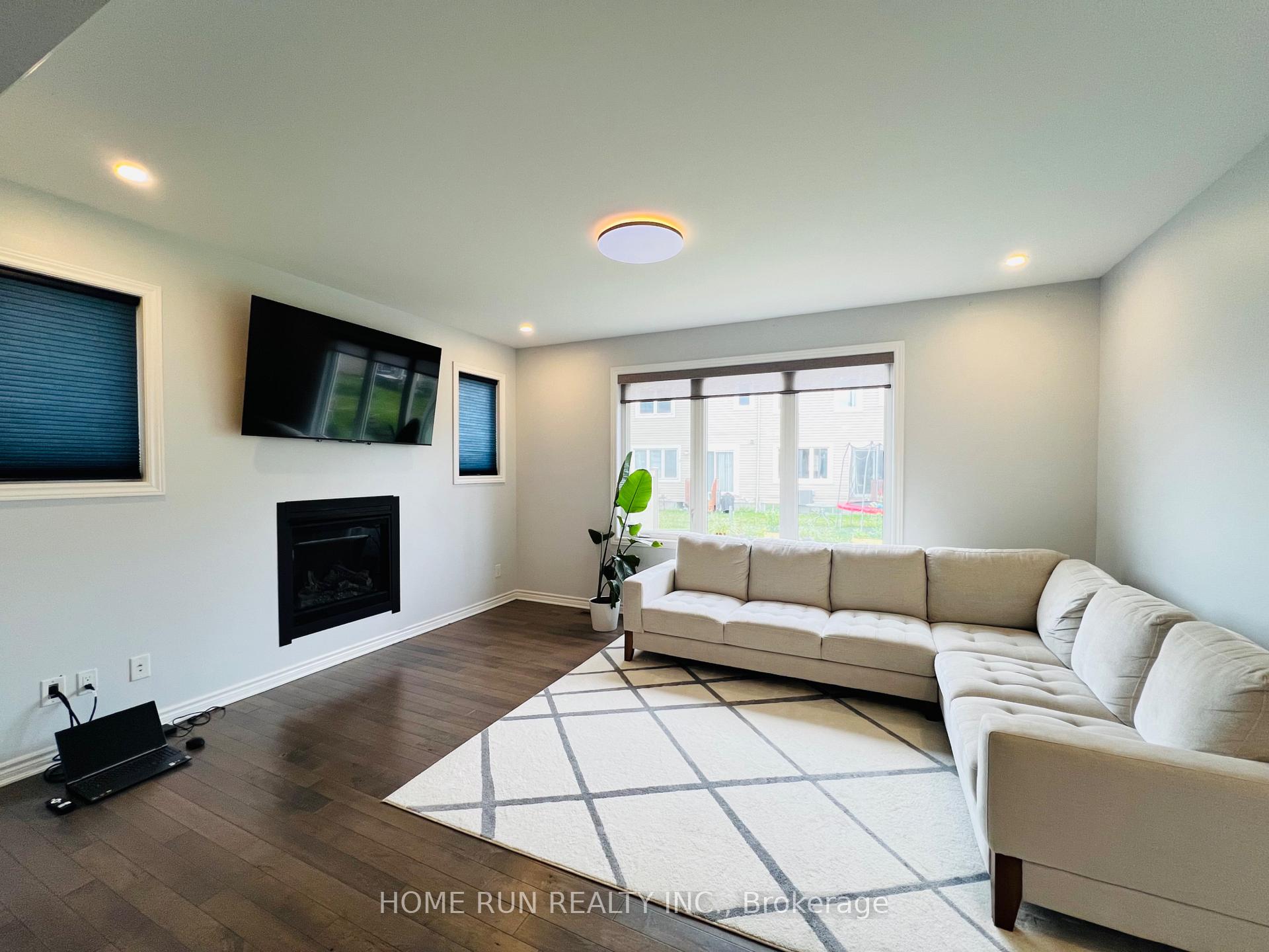 Photo 9 of 205 Brassy Minnow Crescent, Ottawa, Barrhaven - Half Moon Bay — HOMEH