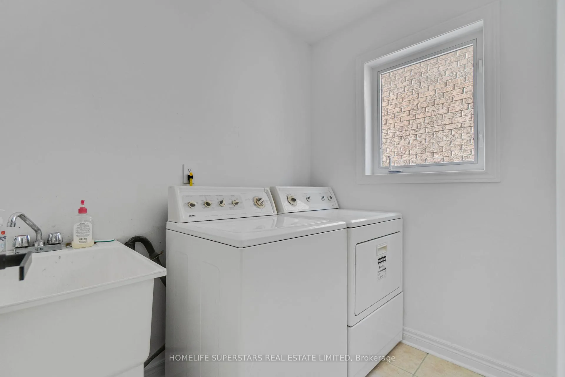 Photo 22 of 10 Orchid Drive, Brampton, Northwest Sandalwood Parkway — HOMEH