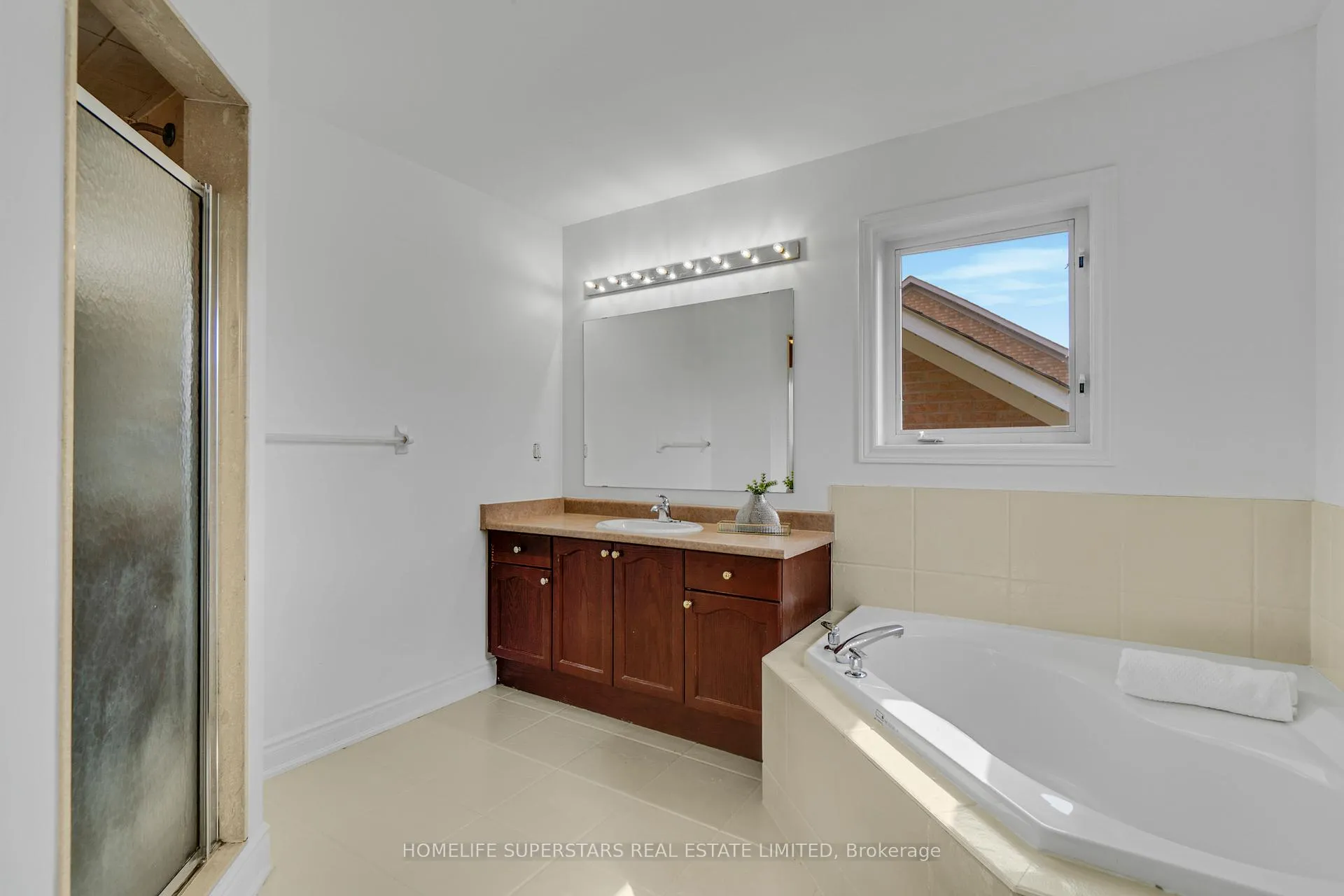 Photo 29 of 10 Orchid Drive, Brampton, Northwest Sandalwood Parkway — HOMEH