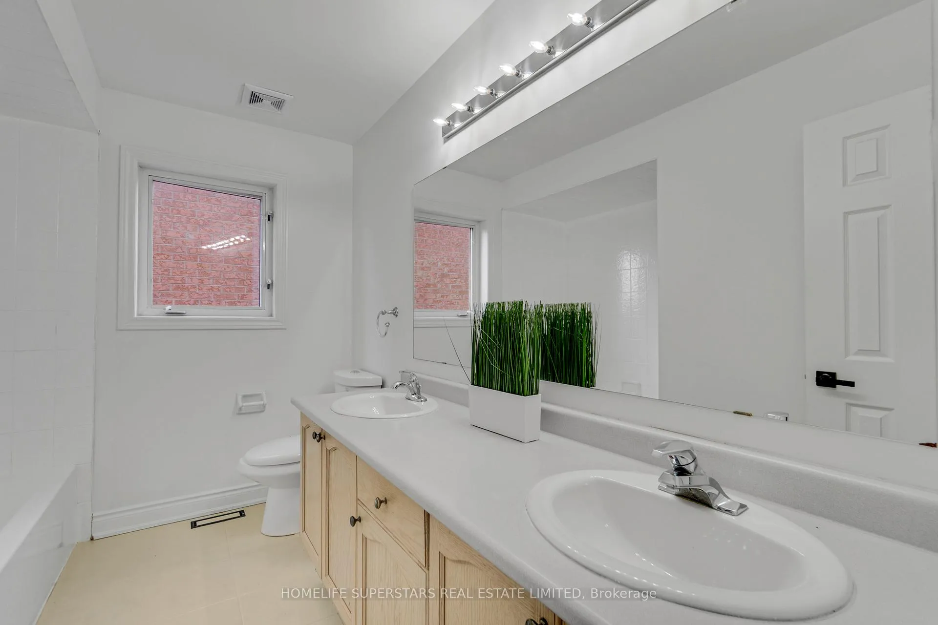 Photo 36 of 10 Orchid Drive, Brampton, Northwest Sandalwood Parkway — HOMEH