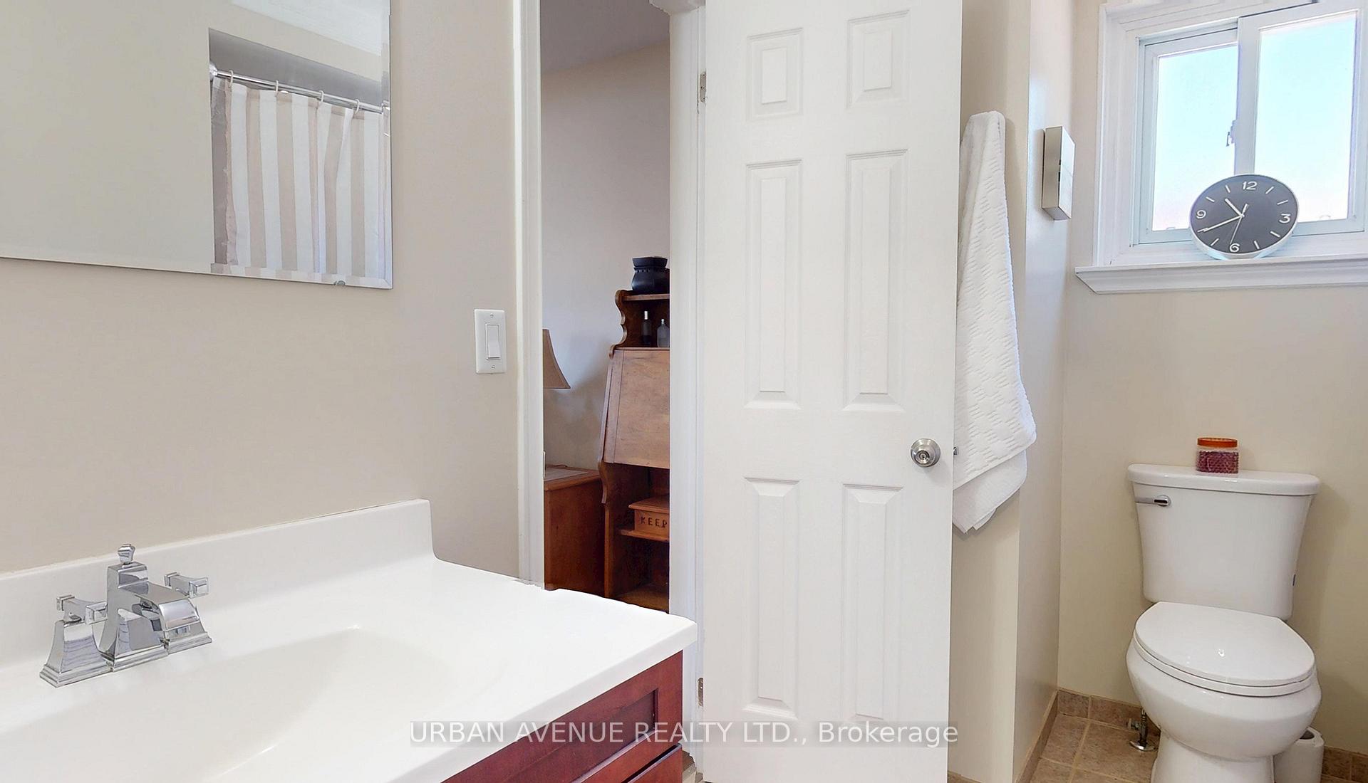 Photo 18 of 131 Lawrence Crescent, Clarington, Bowmanville — HOMEH