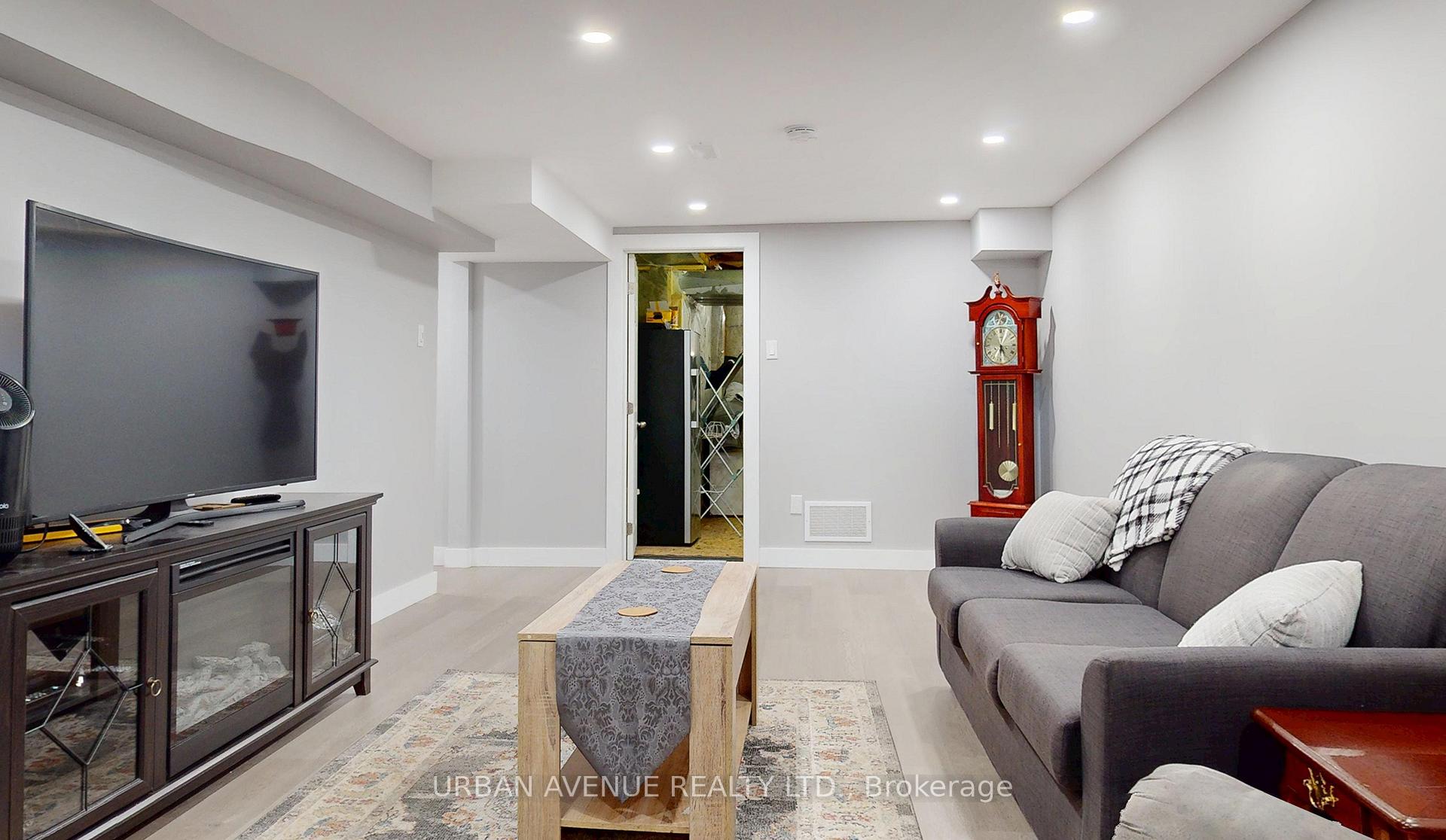 Photo 21 of 131 Lawrence Crescent, Clarington, Bowmanville — HOMEH