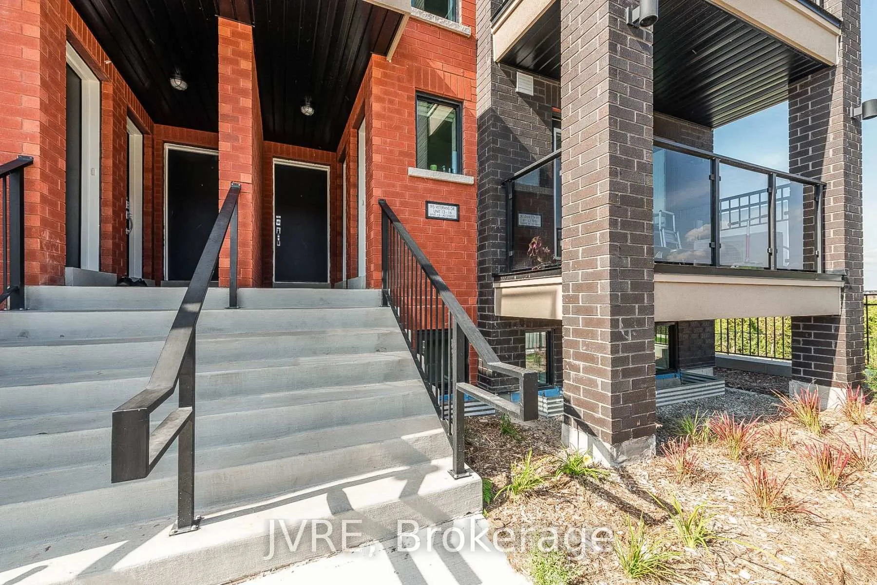 Photo 5 of Unit 15, 195 Veterans Dr, Brampton, Brampton West — HOMEH