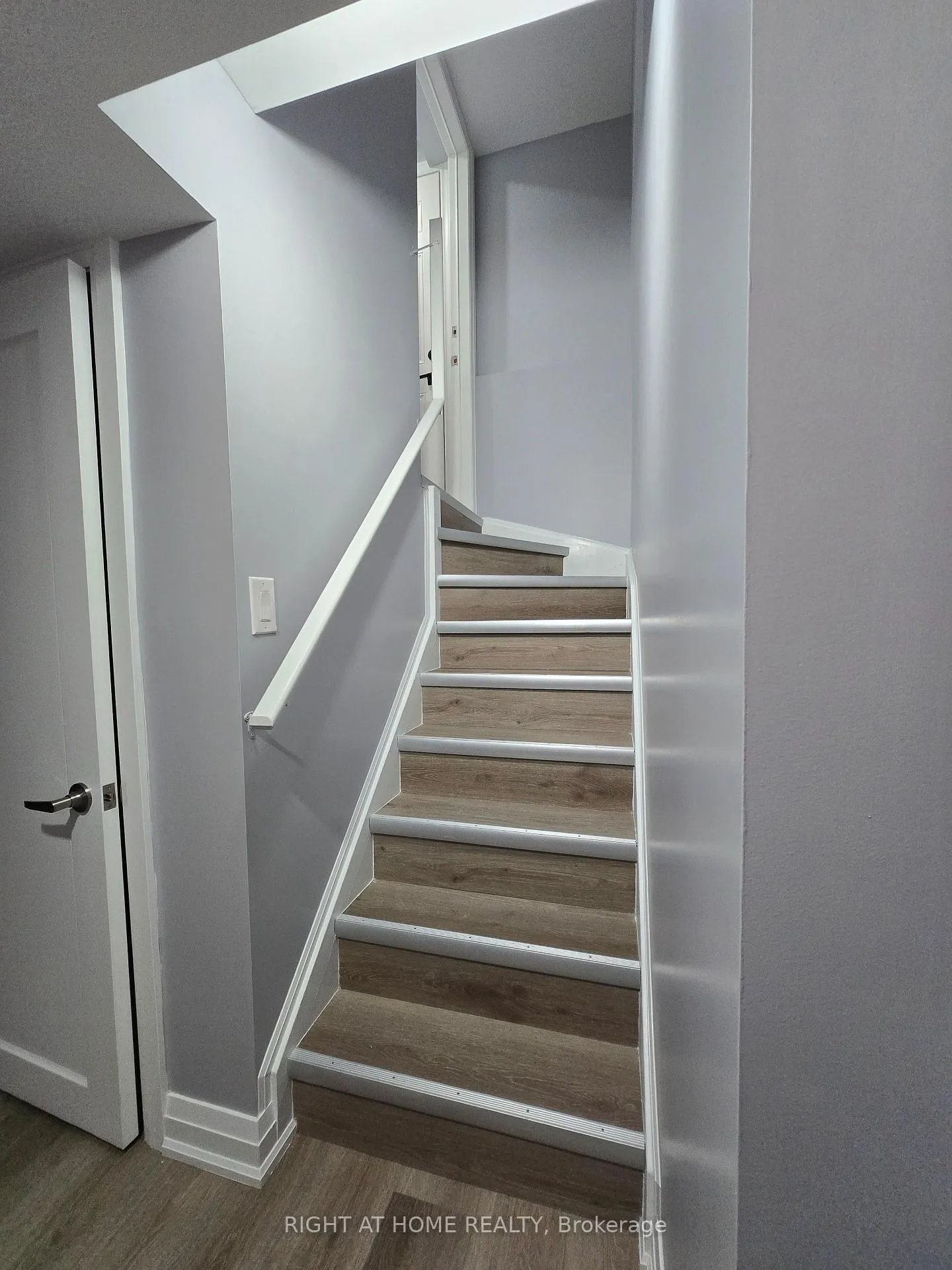 Photo 4 of Unit Basement, 31 Baby Pointe Trail, Brampton, Northwest Brampton — HOMEH