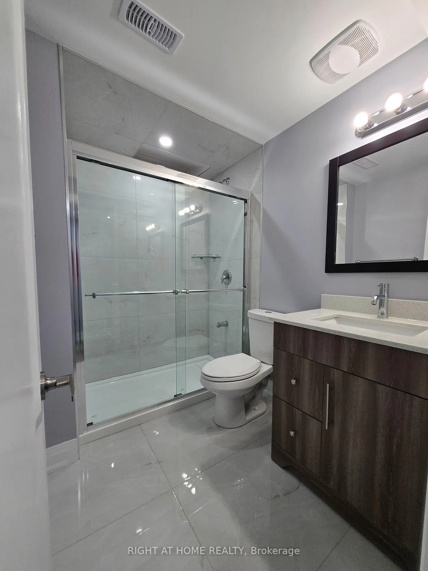 Photo 11 of Unit Basement, 31 Baby Pointe Trail, Brampton, Northwest Brampton — HOMEH
