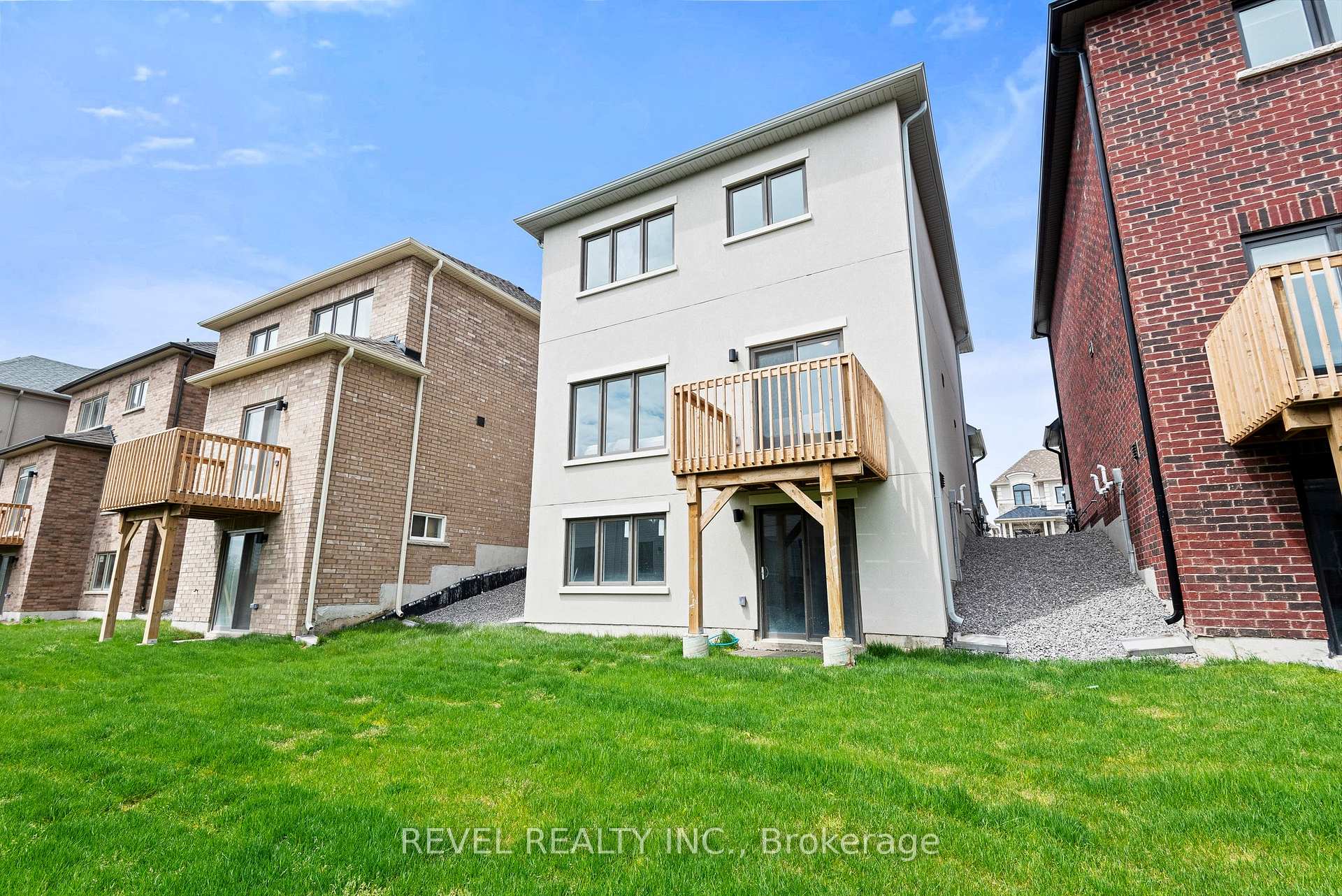 Photo 28 of 239 Flood Avenue, Clarington, Newcastle — HOMEH