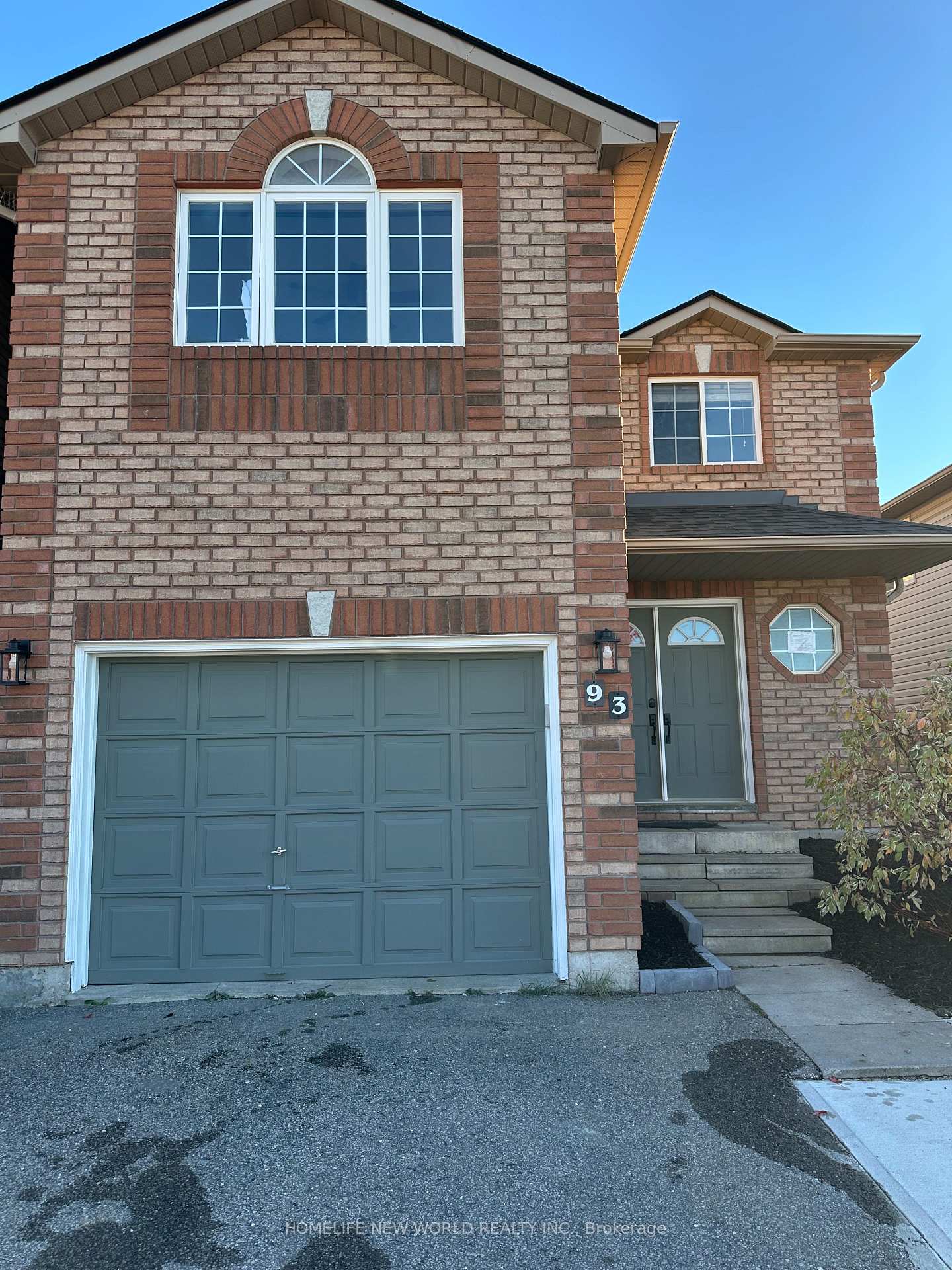 Front of Unit BSMT, 93 Courtney Crescent