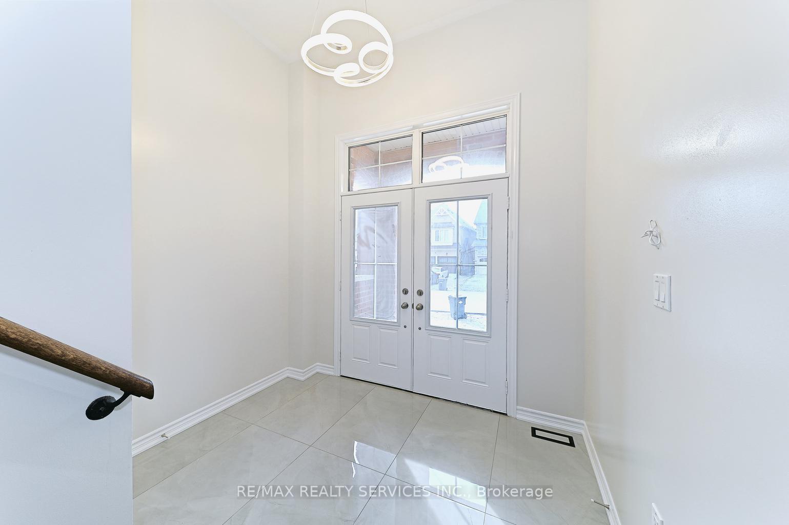 Photo 4 of 56 Royal Fern Crescent, Caledon, Rural Caledon — HOMEH