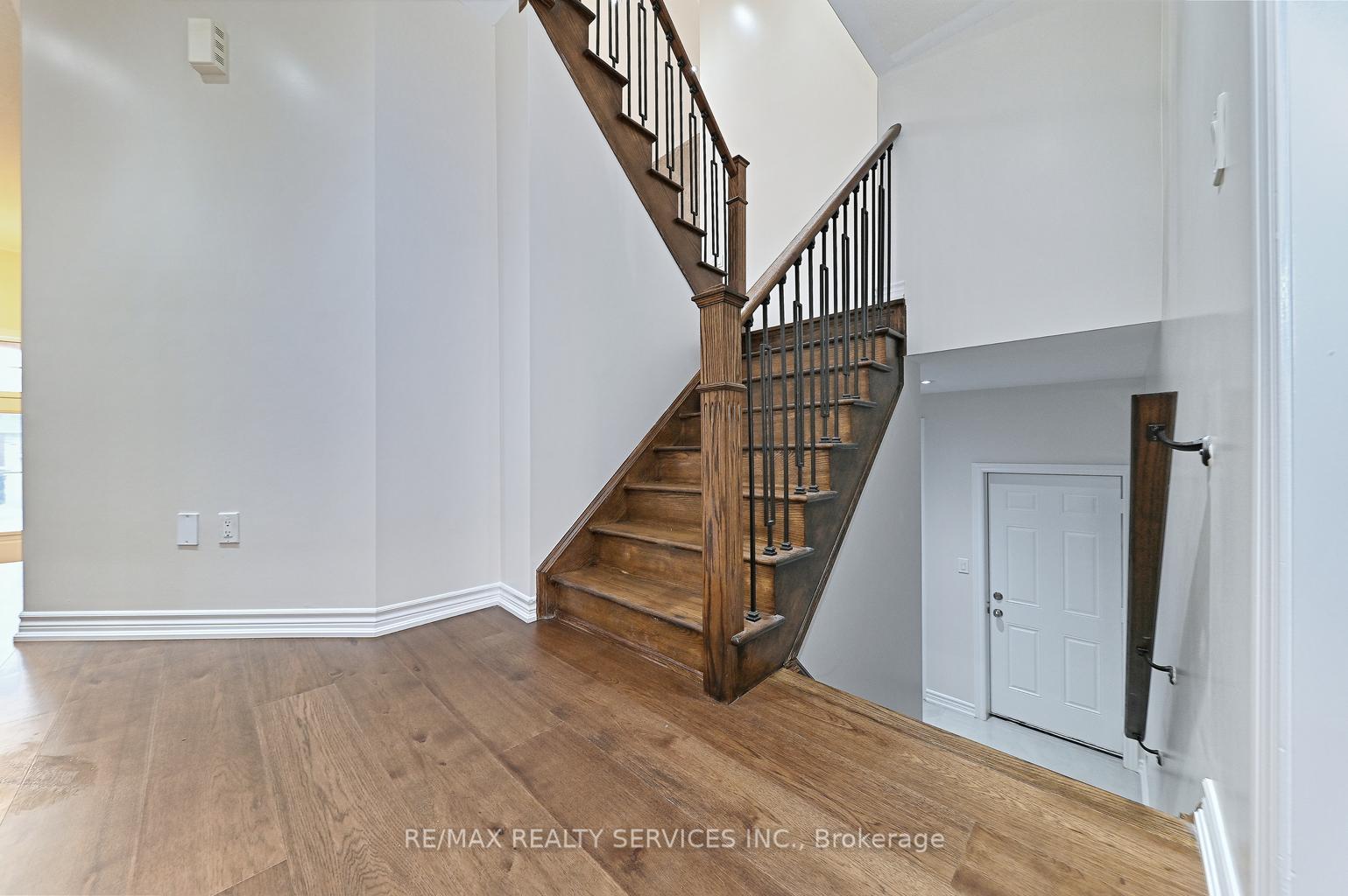 Photo 20 of 56 Royal Fern Crescent, Caledon, Rural Caledon — HOMEH