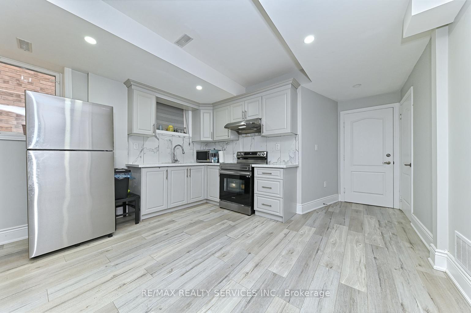 Photo 33 of 56 Royal Fern Crescent, Caledon, Rural Caledon — HOMEH