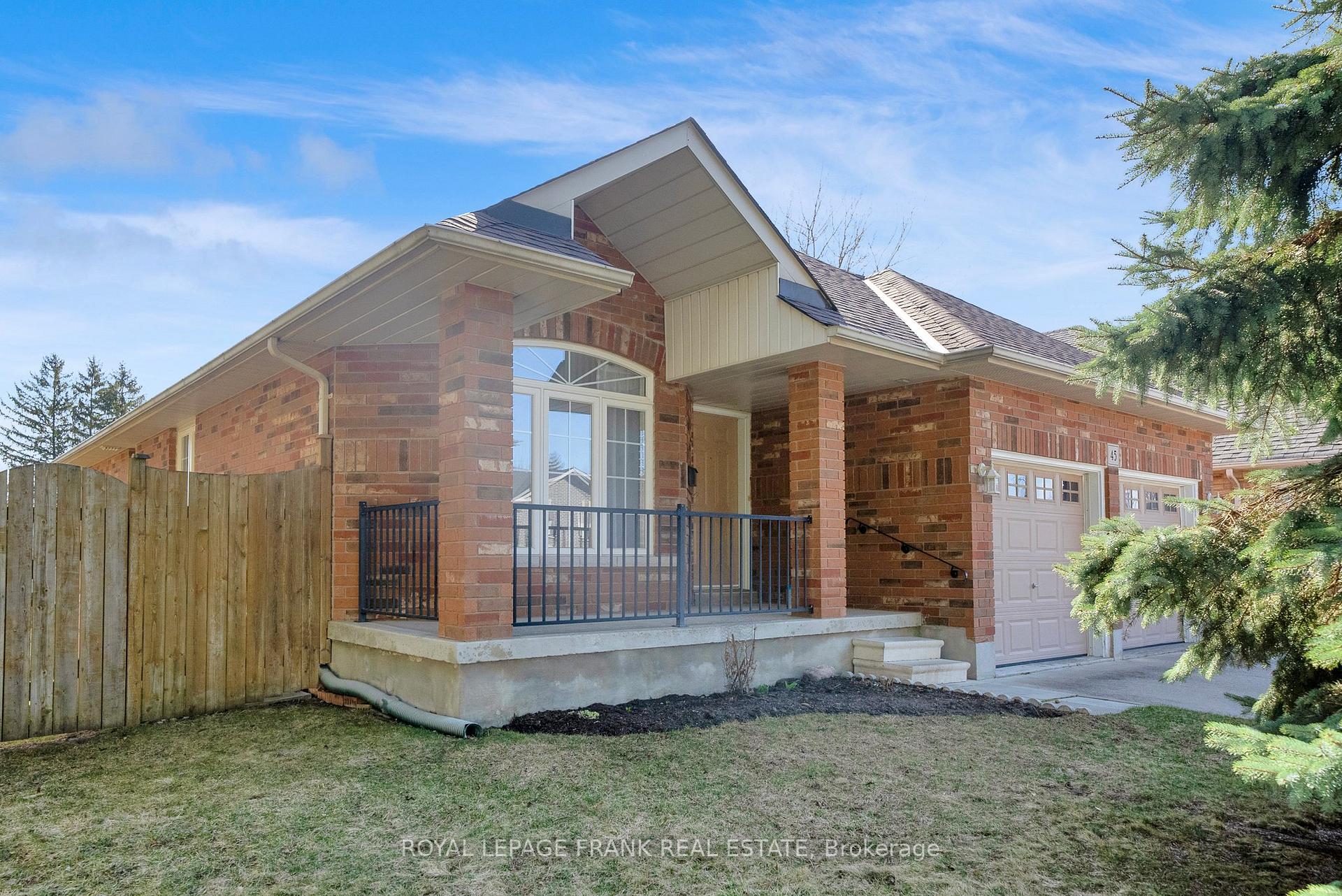 Photo 2 of 45 Valleycrest Drive, Clarington, Courtice — HOMEH