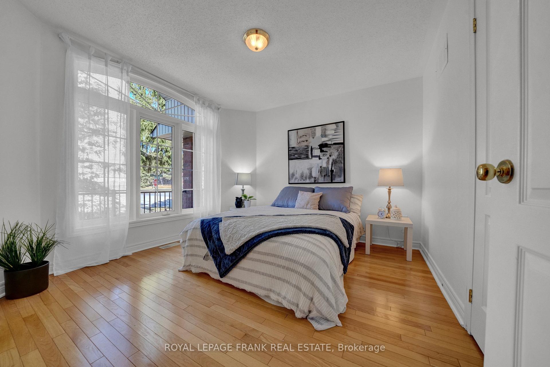 Photo 15 of 45 Valleycrest Drive, Clarington, Courtice — HOMEH