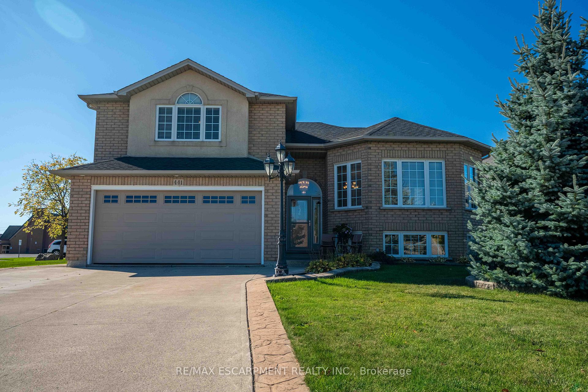 Photo 4 of 441 Crerar Drive, Hamilton, Crerar — HOMEH