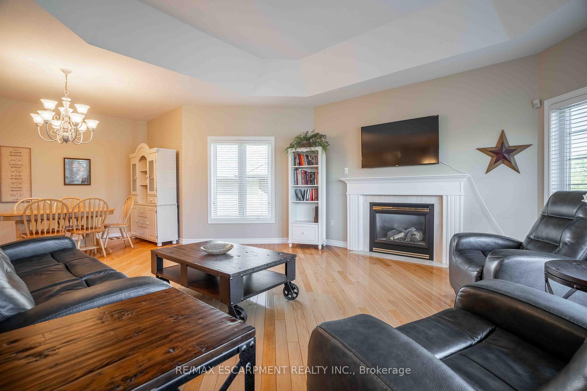 Photo 9 of 441 Crerar Drive, Hamilton, Crerar — HOMEH