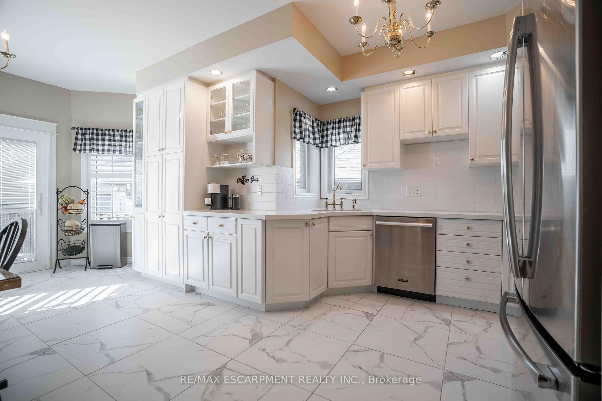 Photo 12 of 441 Crerar Drive, Hamilton, Crerar — HOMEH