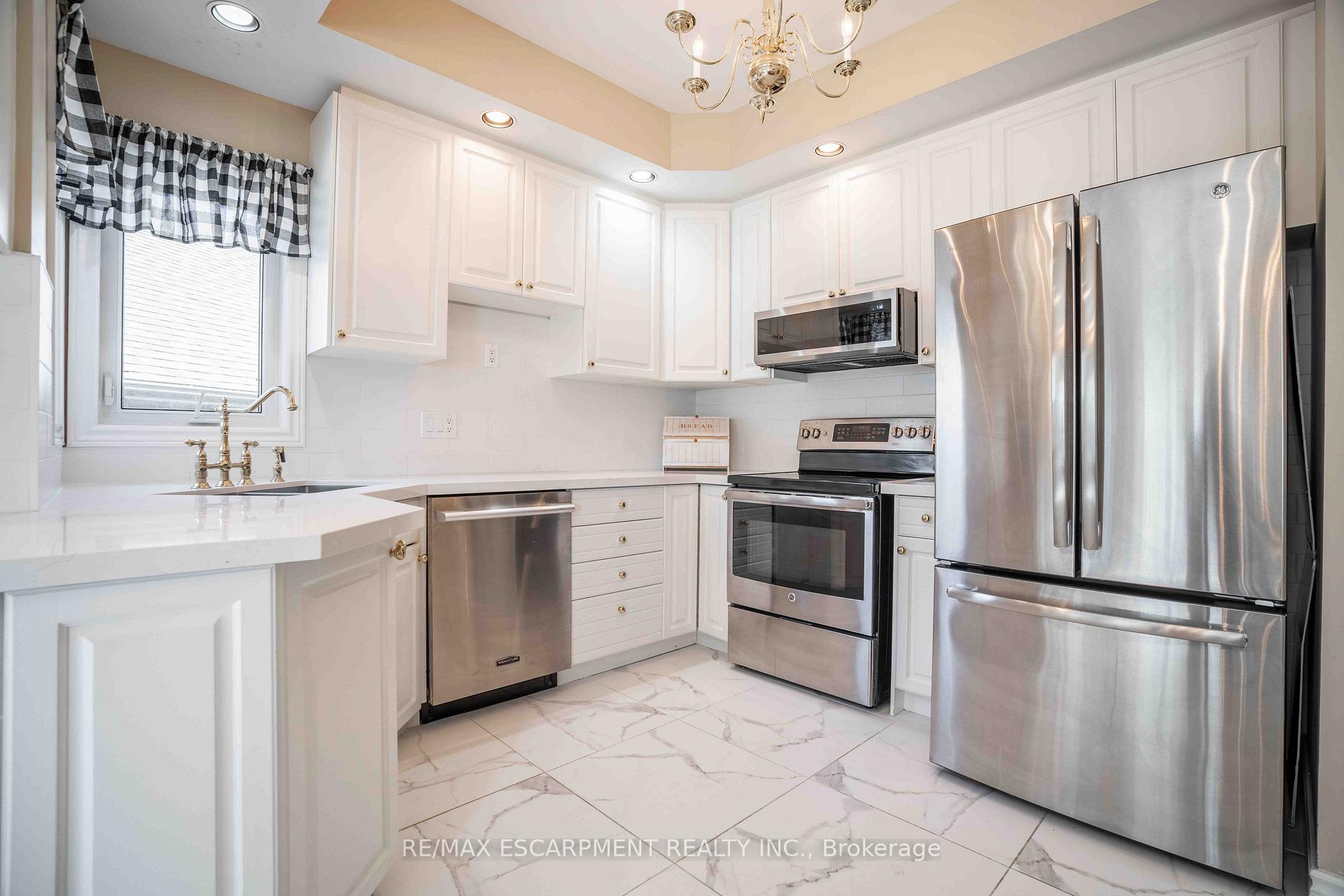 Photo 13 of 441 Crerar Drive, Hamilton, Crerar — HOMEH
