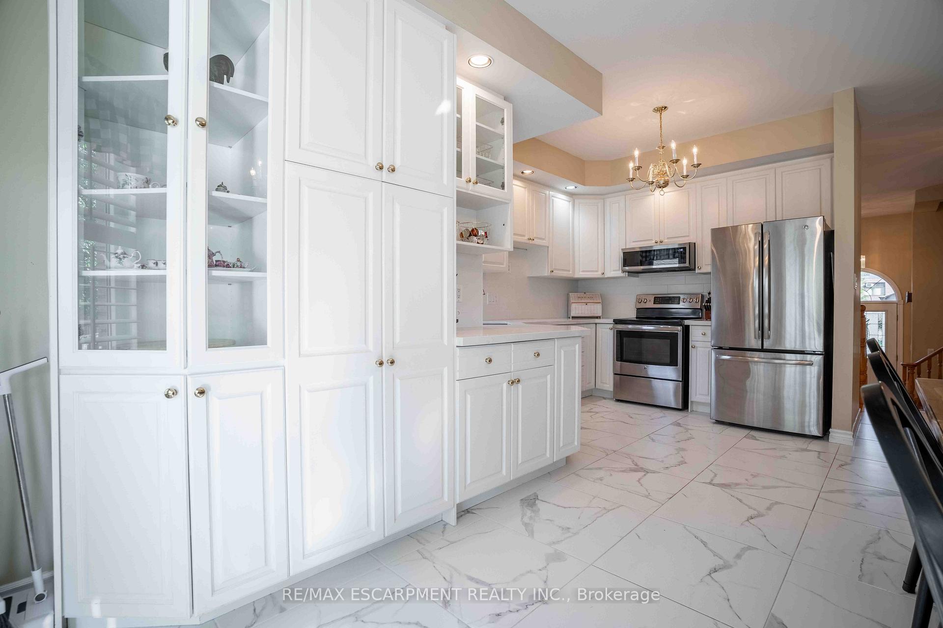 Photo 14 of 441 Crerar Drive, Hamilton, Crerar — HOMEH