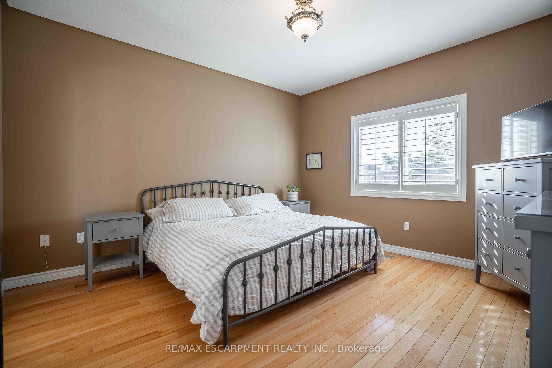Photo 18 of 441 Crerar Drive, Hamilton, Crerar — HOMEH