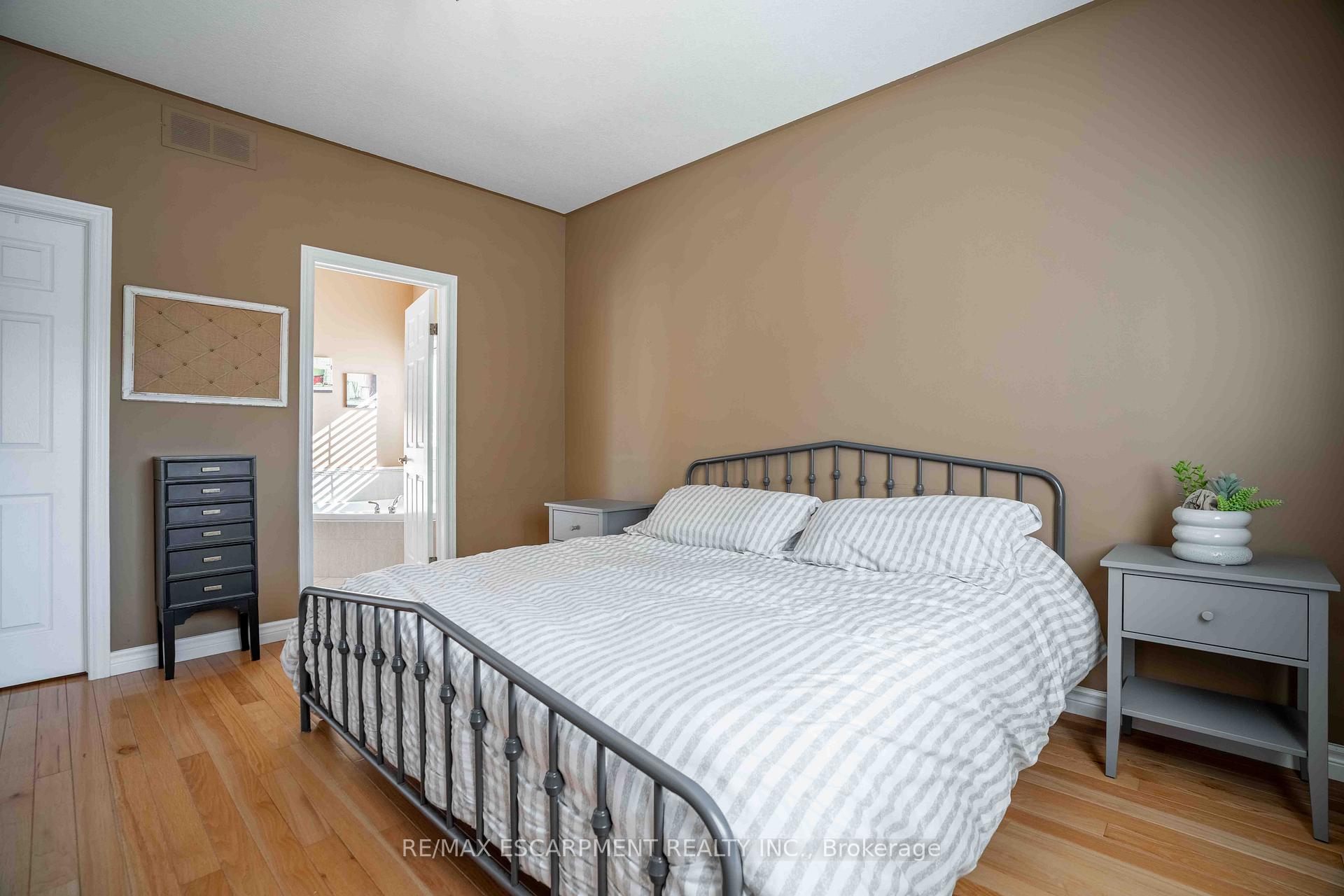 Photo 19 of 441 Crerar Drive, Hamilton, Crerar — HOMEH