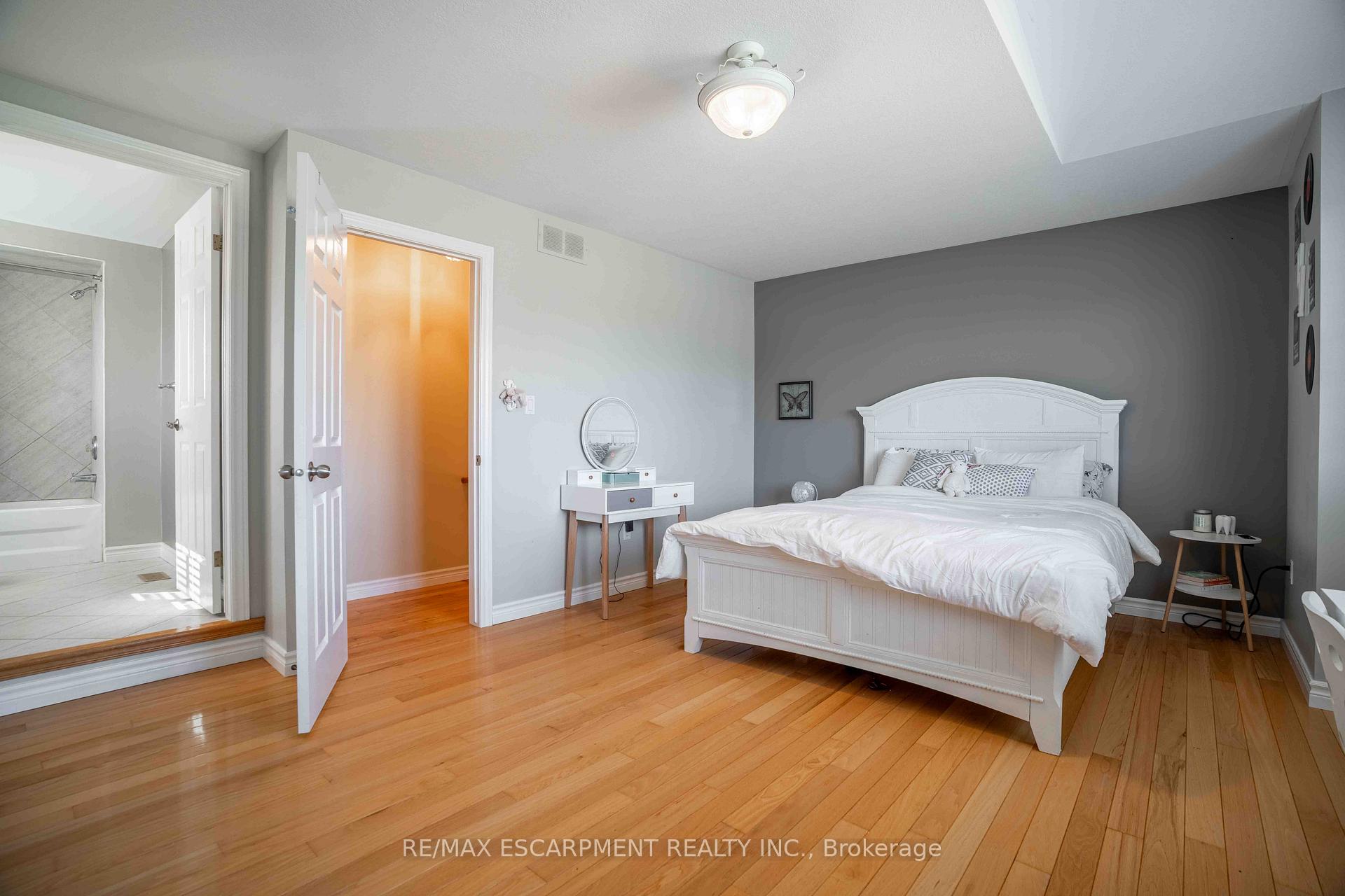Photo 22 of 441 Crerar Drive, Hamilton, Crerar — HOMEH
