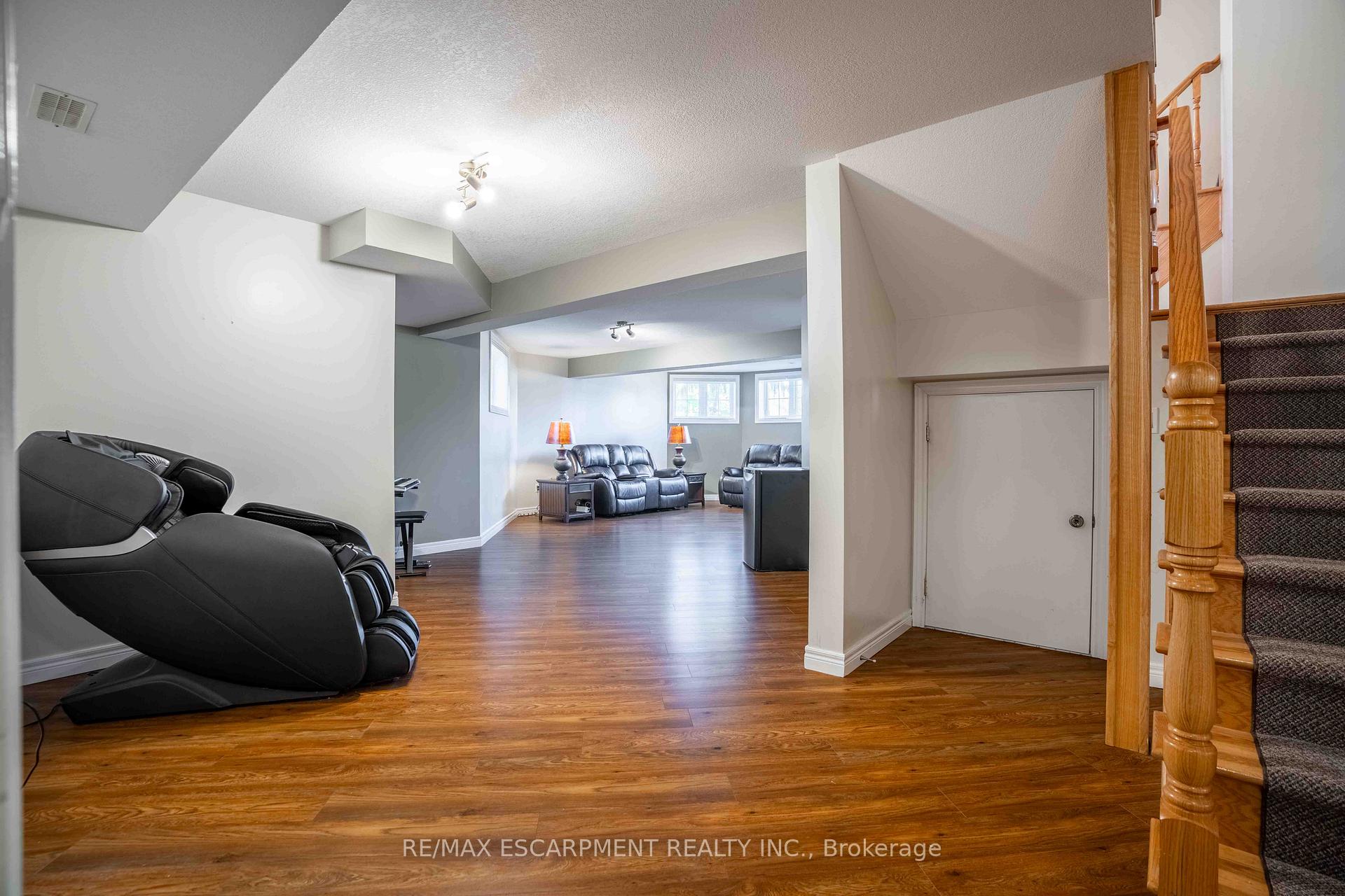 Photo 26 of 441 Crerar Drive, Hamilton, Crerar — HOMEH