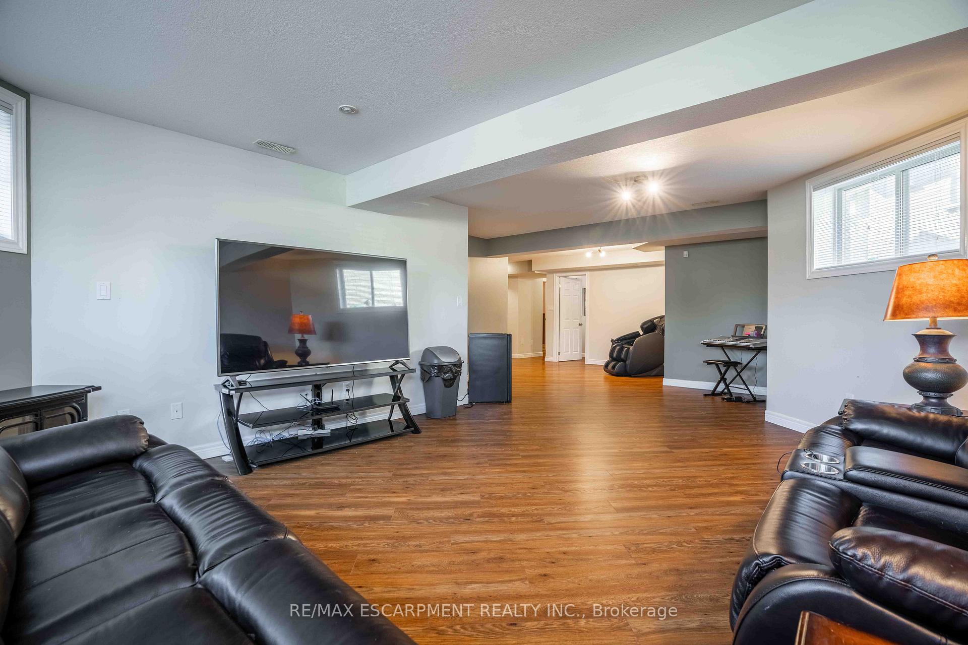 Photo 28 of 441 Crerar Drive, Hamilton, Crerar — HOMEH