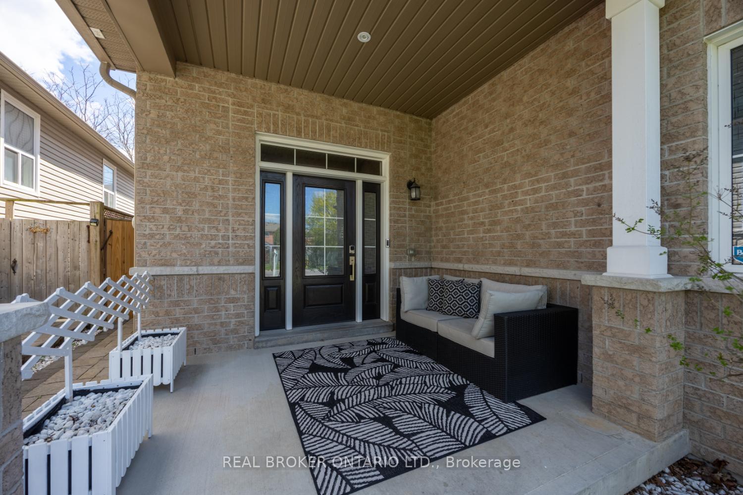 Photo 4 of 65 B Concession Street E, Clarington, Bowmanville — HOMEH