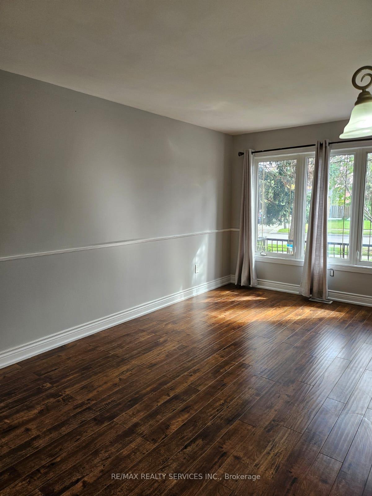 Photo 9 of 57 Blackmere Circle, Brampton, Fletcher's Creek South — HOMEH