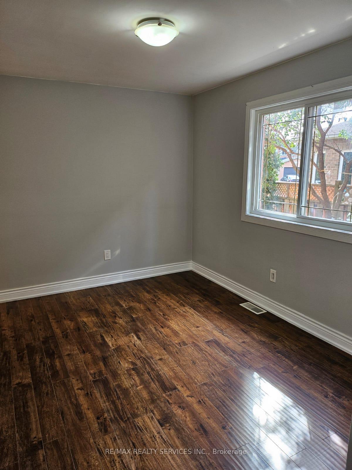 Photo 11 of 57 Blackmere Circle, Brampton, Fletcher's Creek South — HOMEH