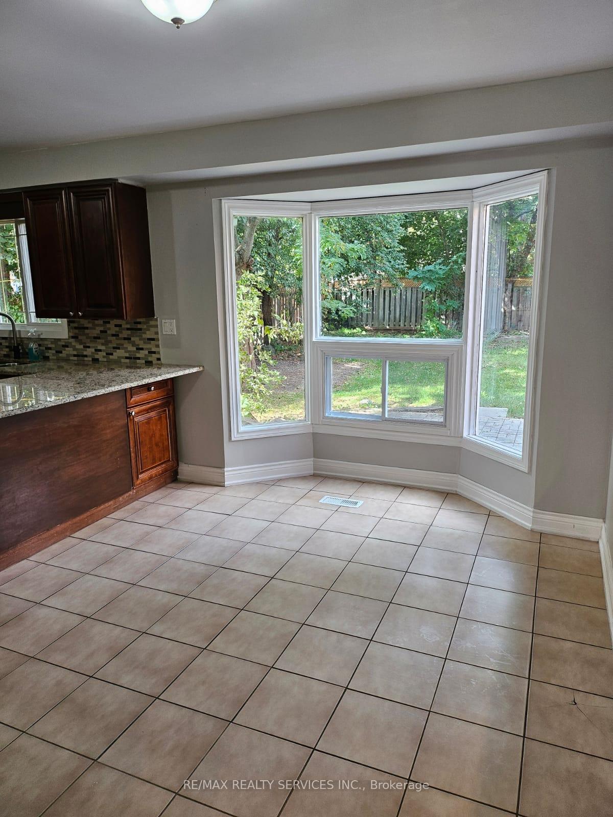 Photo 14 of 57 Blackmere Circle, Brampton, Fletcher's Creek South — HOMEH