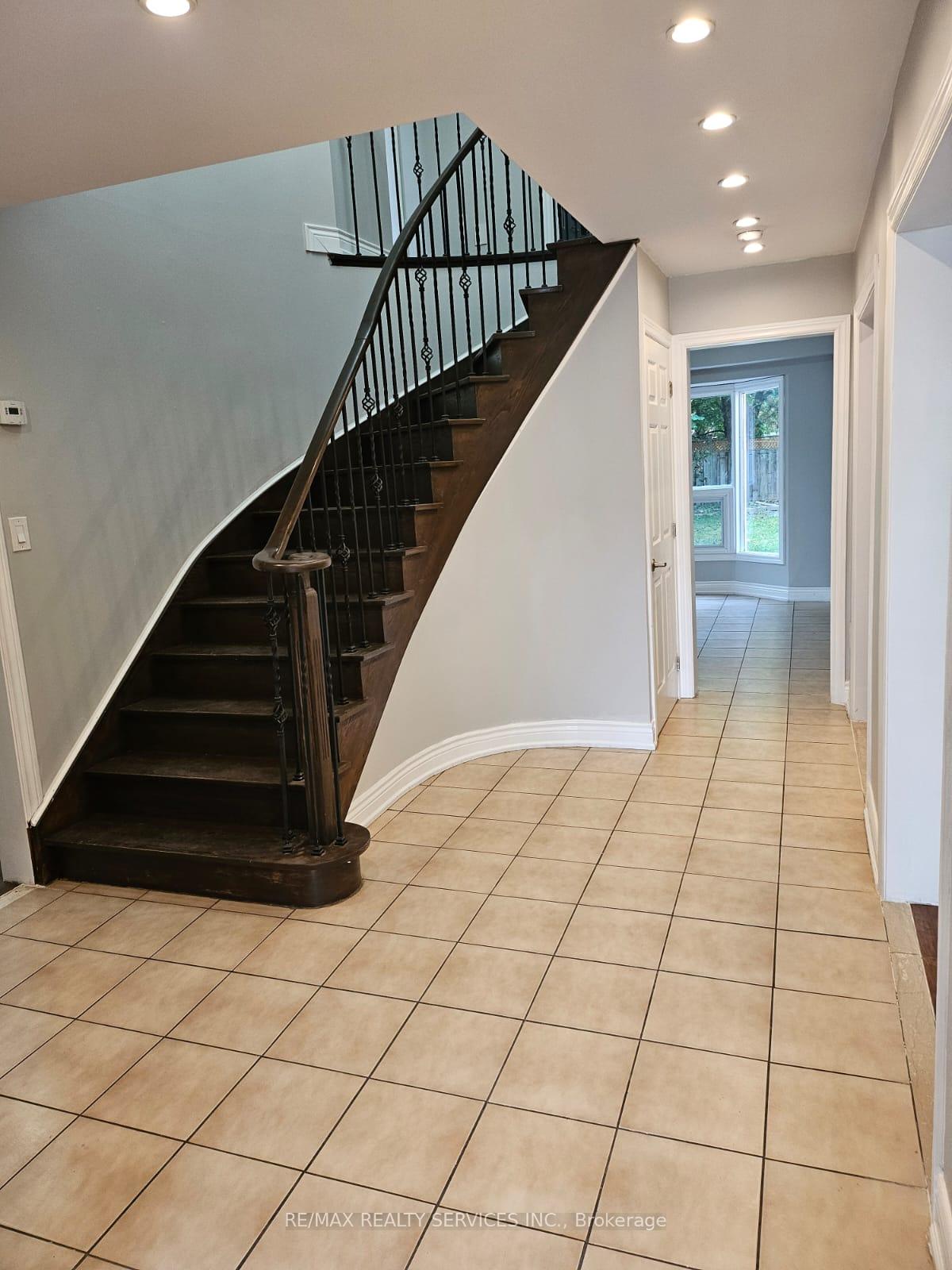Photo 16 of 57 Blackmere Circle, Brampton, Fletcher's Creek South — HOMEH