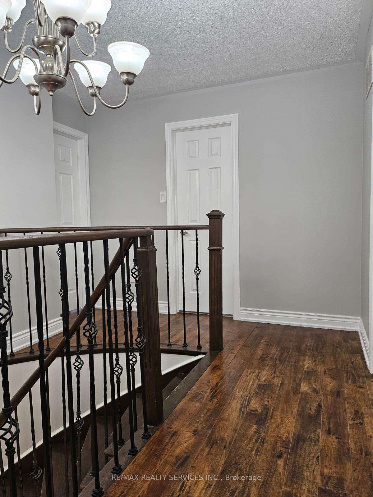 Photo 17 of 57 Blackmere Circle, Brampton, Fletcher's Creek South — HOMEH