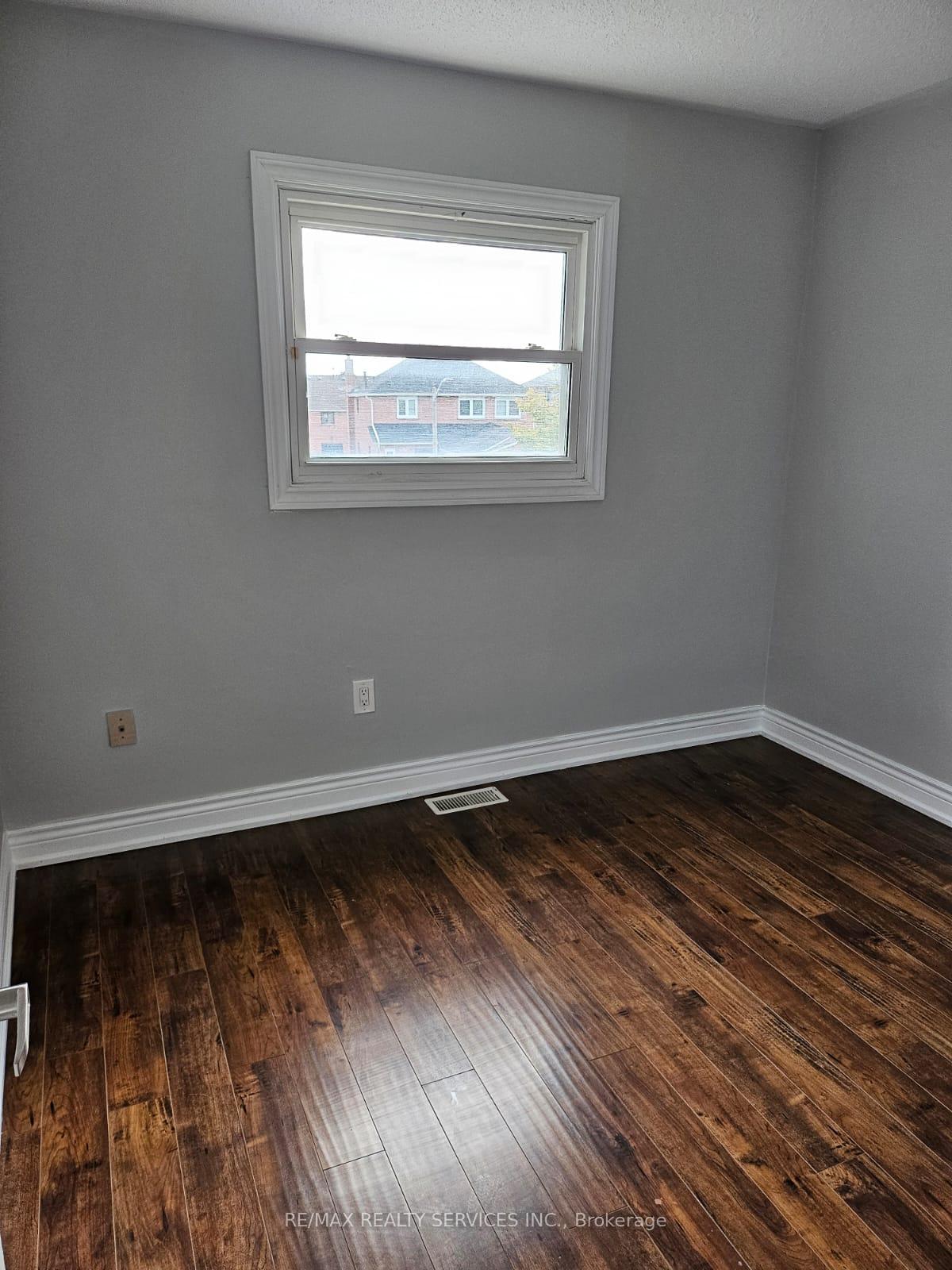 Photo 20 of 57 Blackmere Circle, Brampton, Fletcher's Creek South — HOMEH