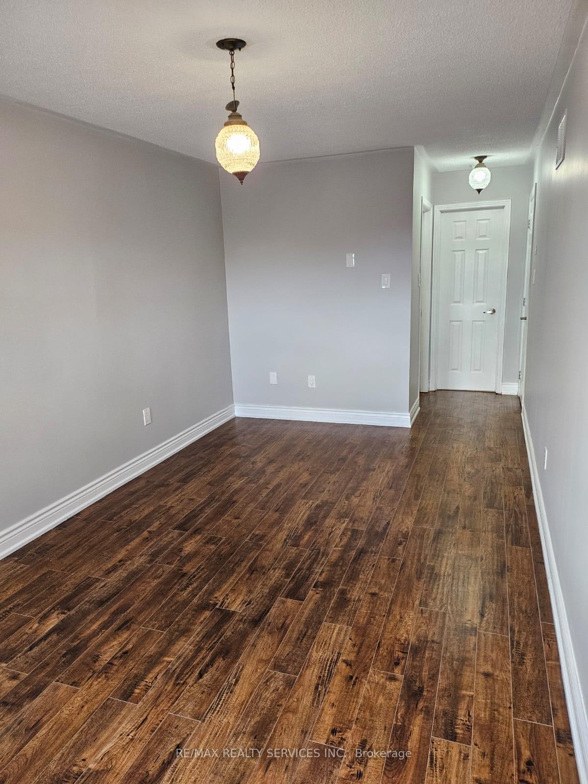 Photo 24 of 57 Blackmere Circle, Brampton, Fletcher's Creek South — HOMEH