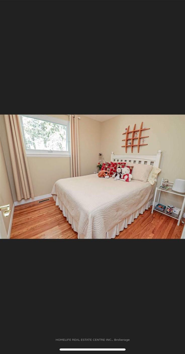 Photo 4 of 102 Madoc Drive, Brampton, Madoc — HOMEH