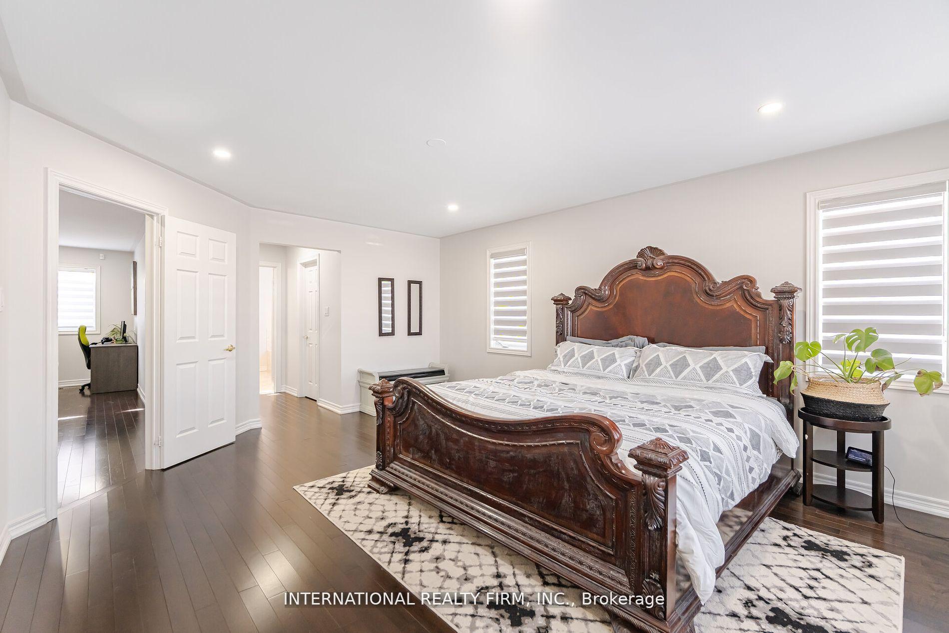 Photo 12 of 39 Lewis Honey Drive, Aurora, Bayview Northeast — HOMEH