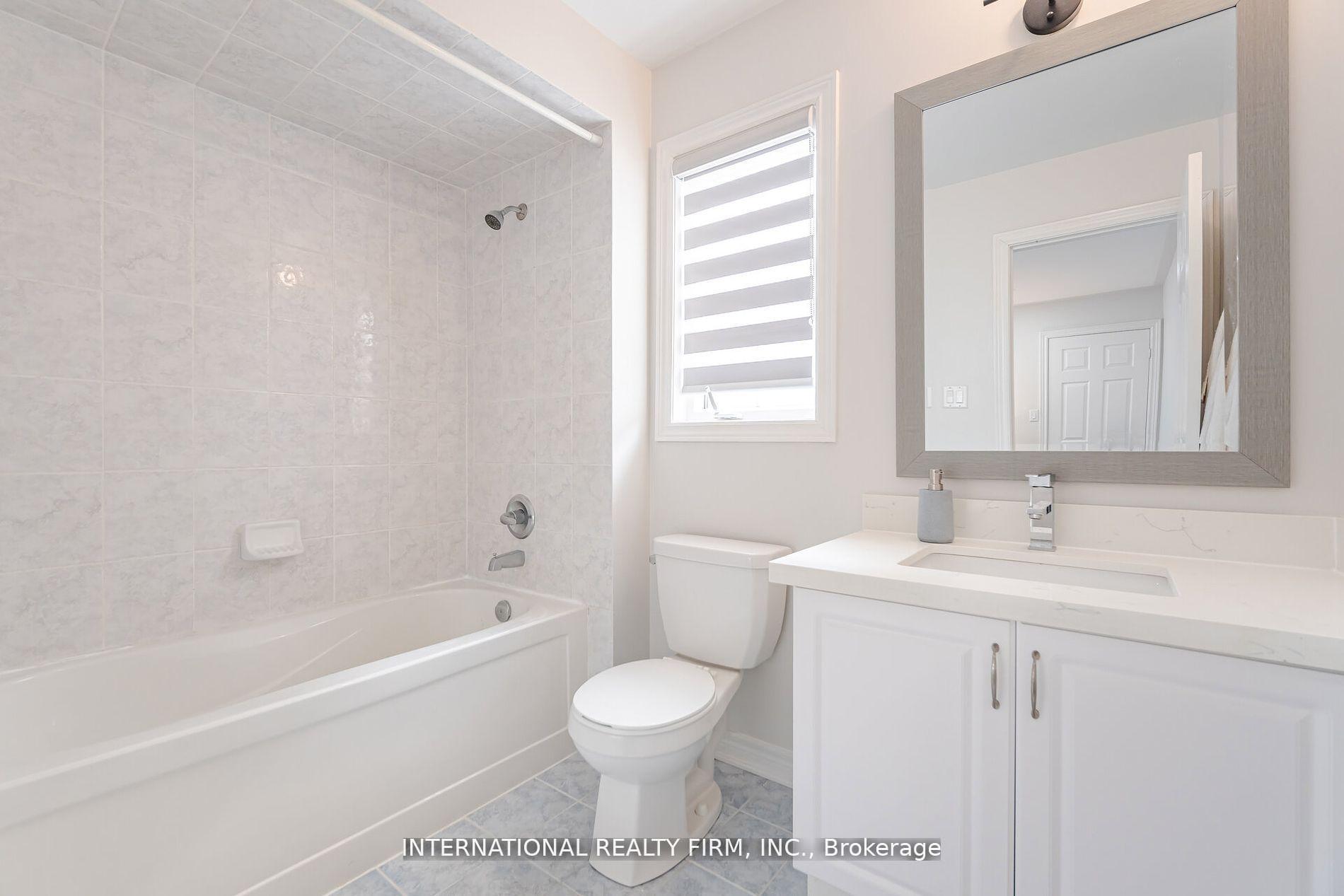 Photo 15 of 39 Lewis Honey Drive, Aurora, Bayview Northeast — HOMEH