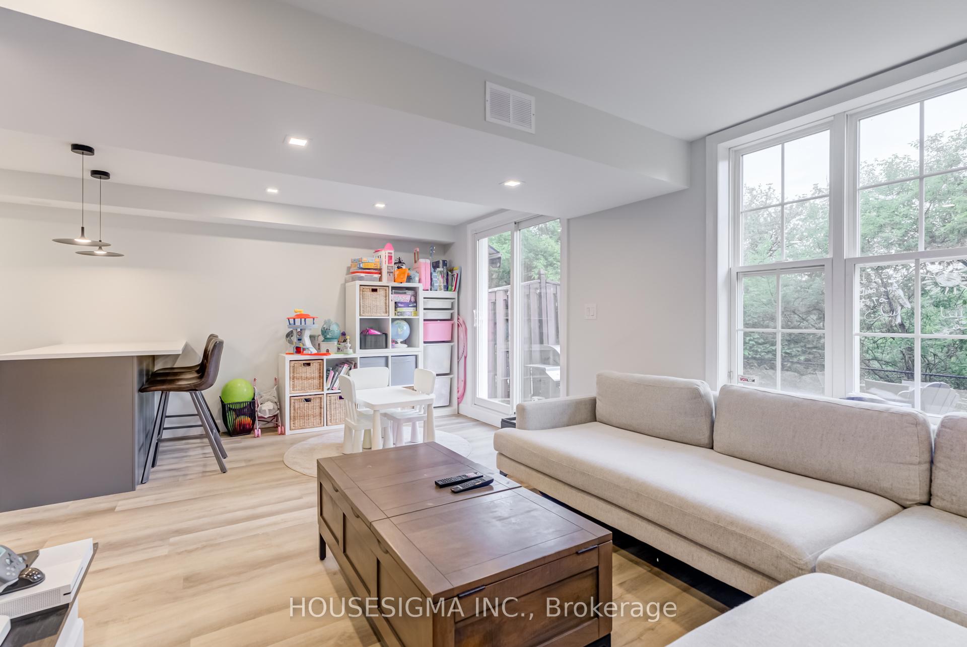Photo 35 of 102 Milloy Place, Aurora, Aurora Grove — HOMEH